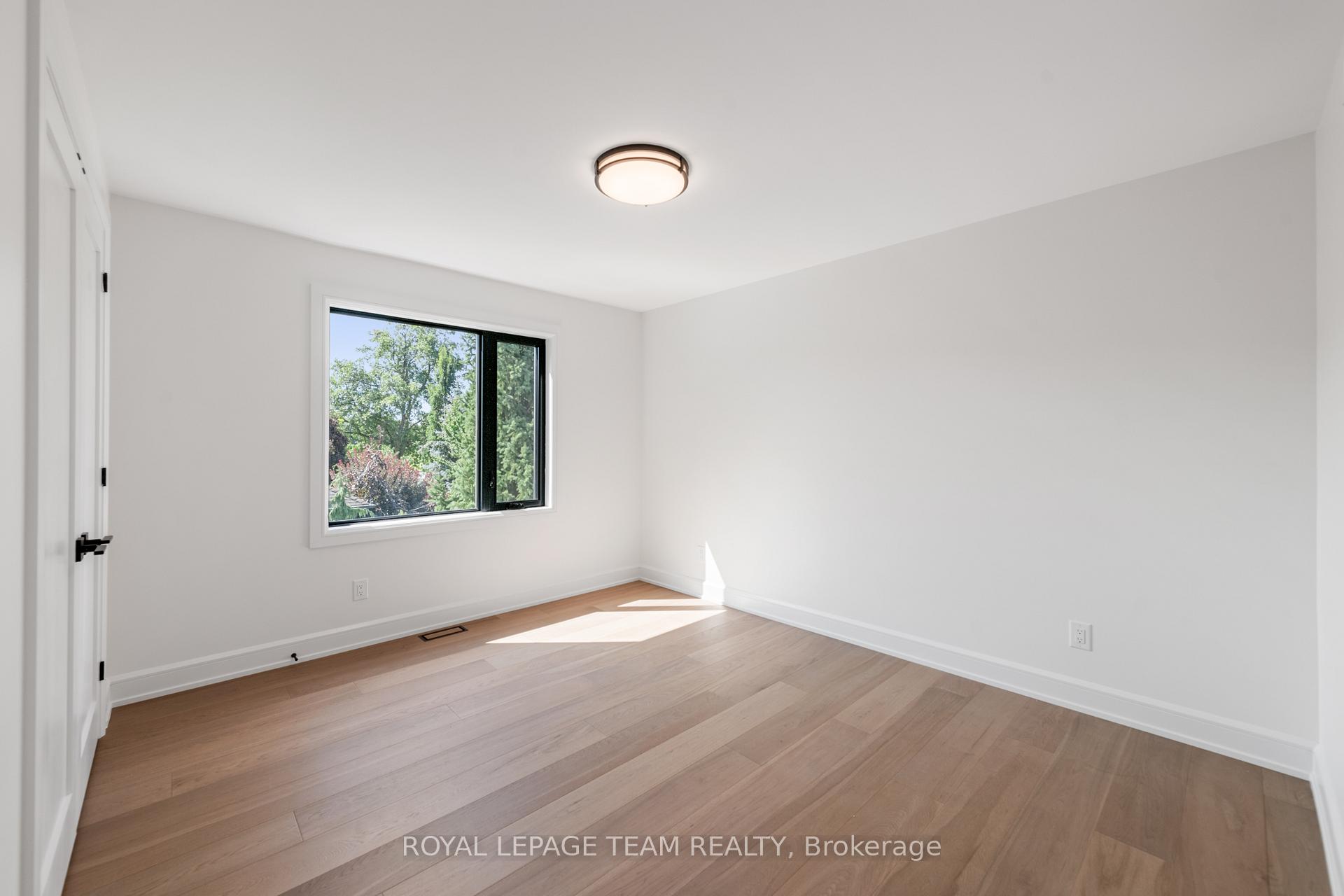 Photo 23 of 688 Hillcrest Avenue, Ottawa, Laurentianview — HOMEH