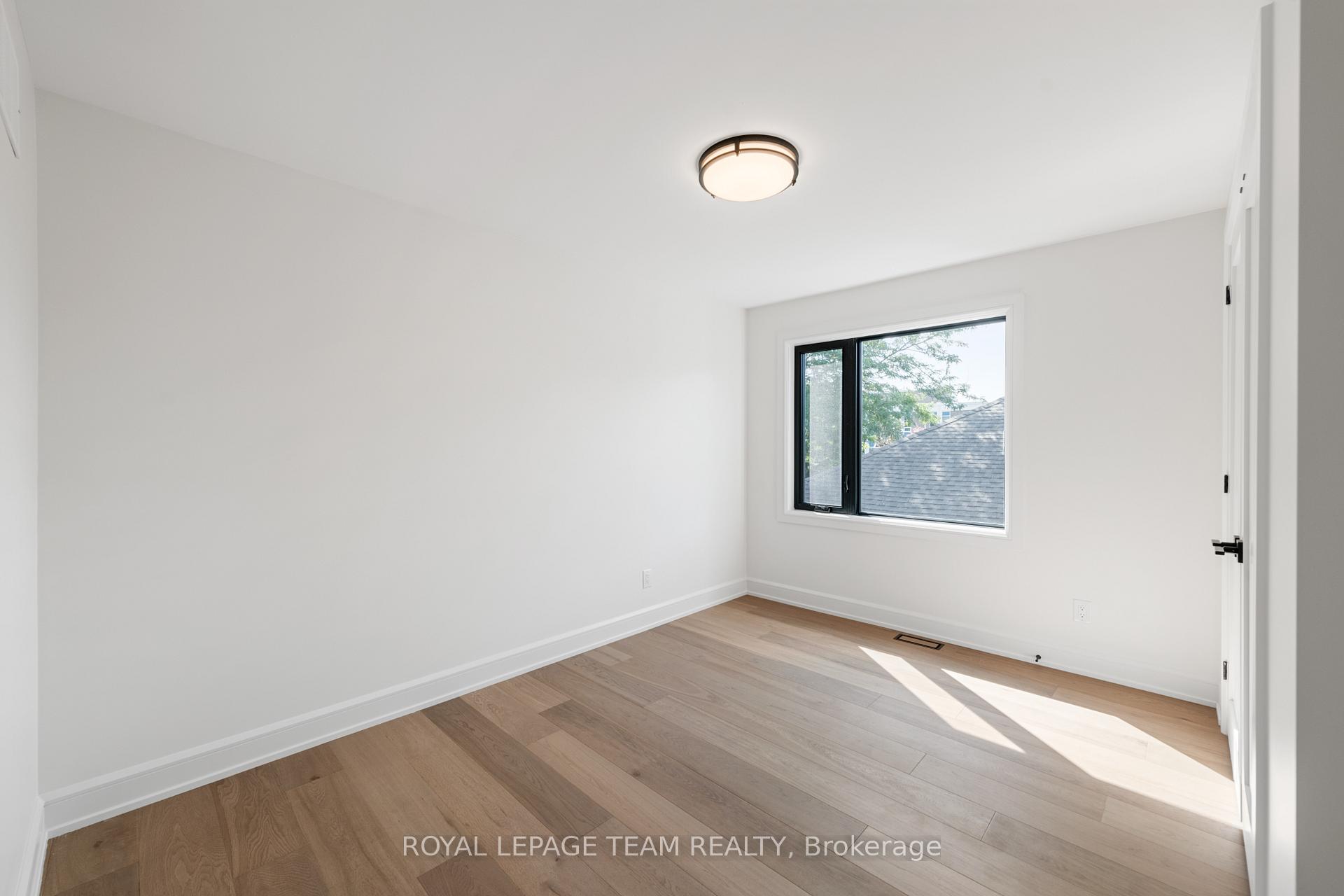Photo 34 of 688 Hillcrest Avenue, Ottawa, Laurentianview — HOMEH
