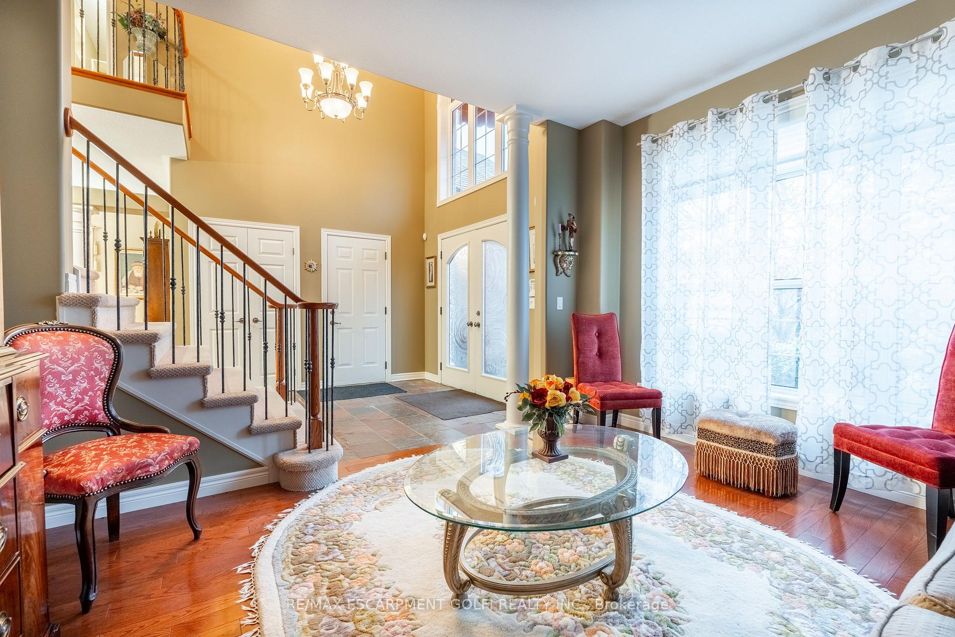 Photo 6 of 41 Oarsman Crescent, St. Catharines, Martindale Pond — HOMEH