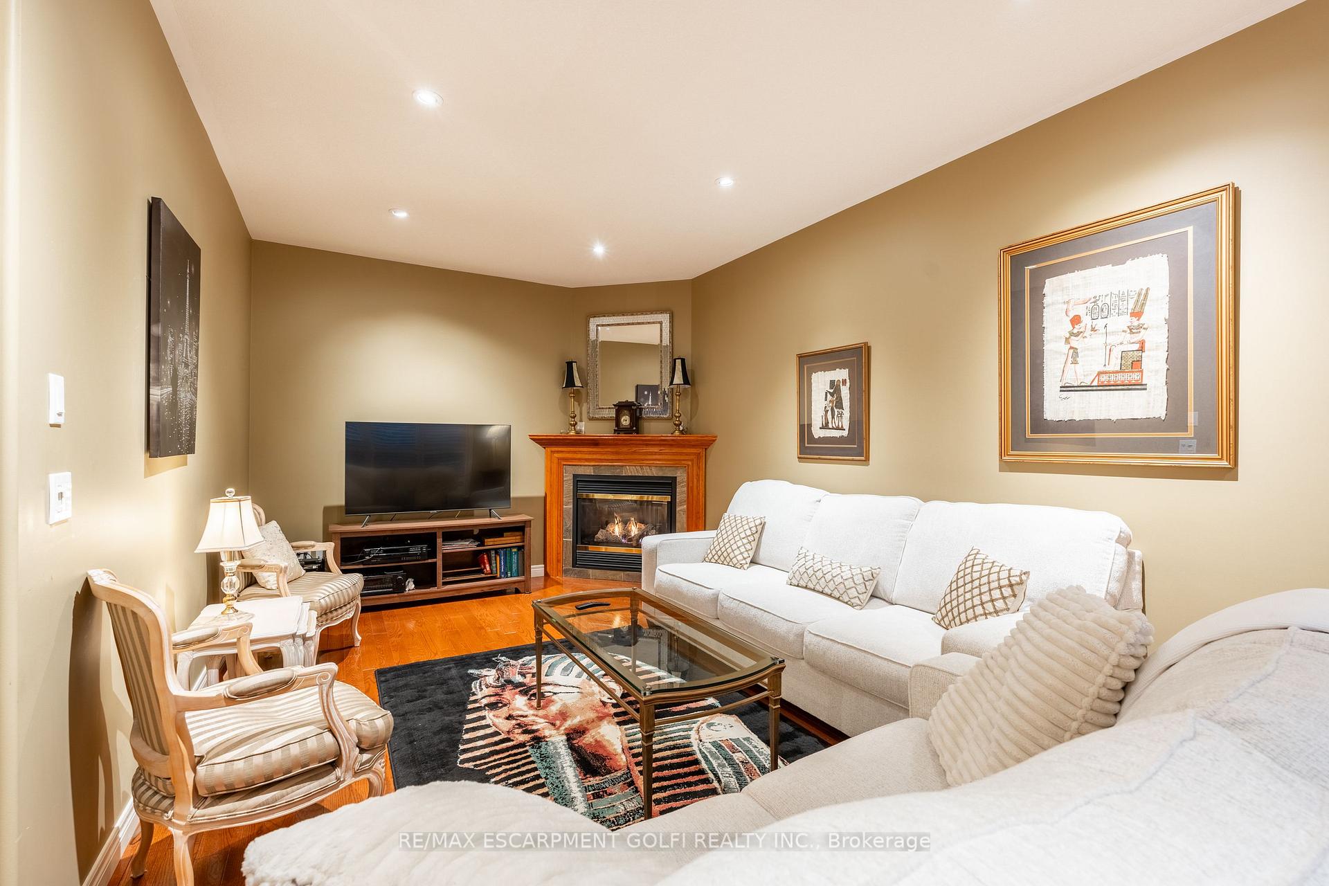 Photo 14 of 41 Oarsman Crescent, St. Catharines, Martindale Pond — HOMEH