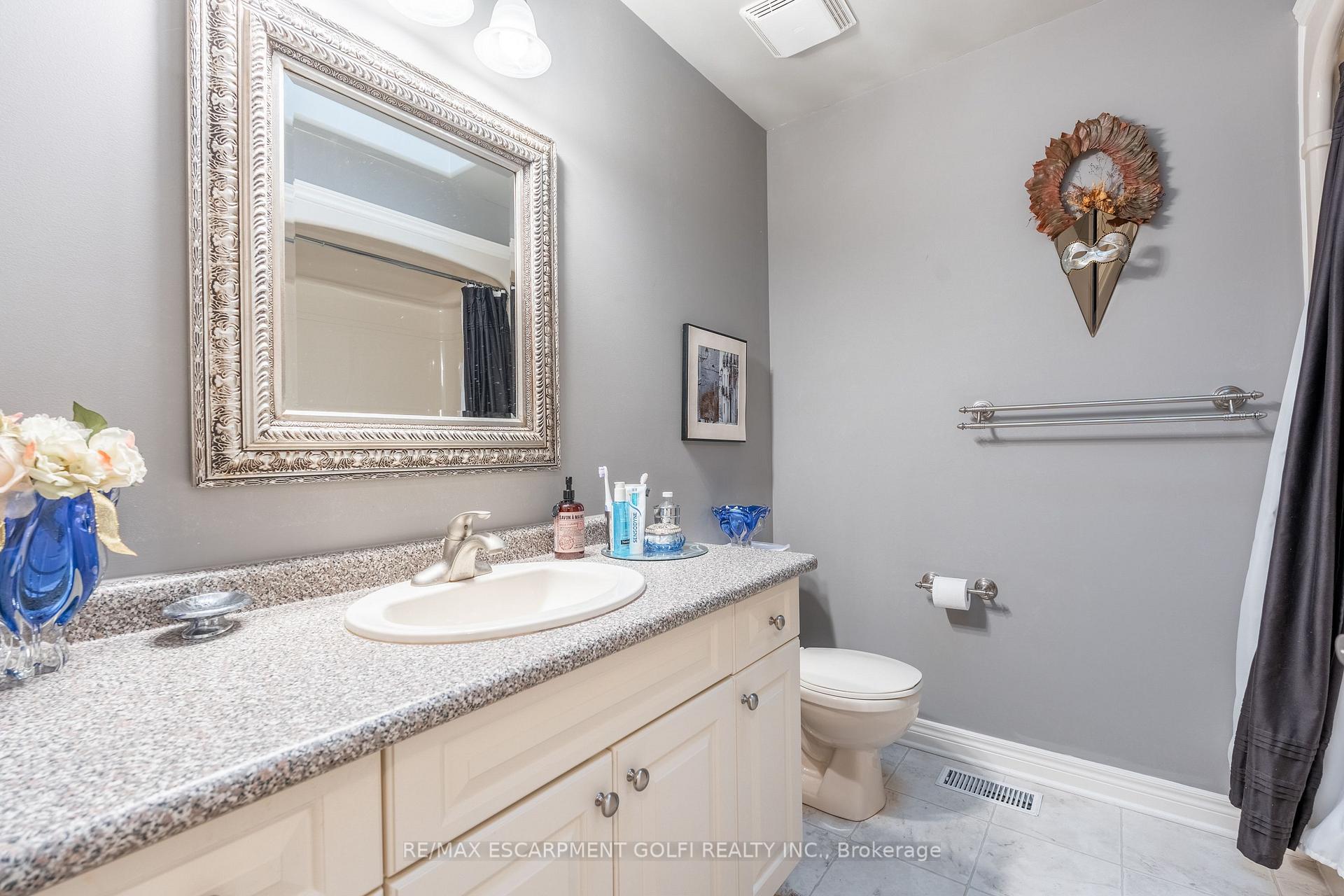 Photo 24 of 41 Oarsman Crescent, St. Catharines, Martindale Pond — HOMEH