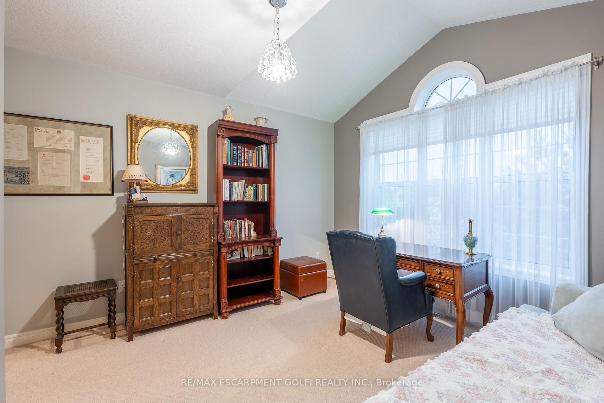 Photo 26 of 41 Oarsman Crescent, St. Catharines, Martindale Pond — HOMEH