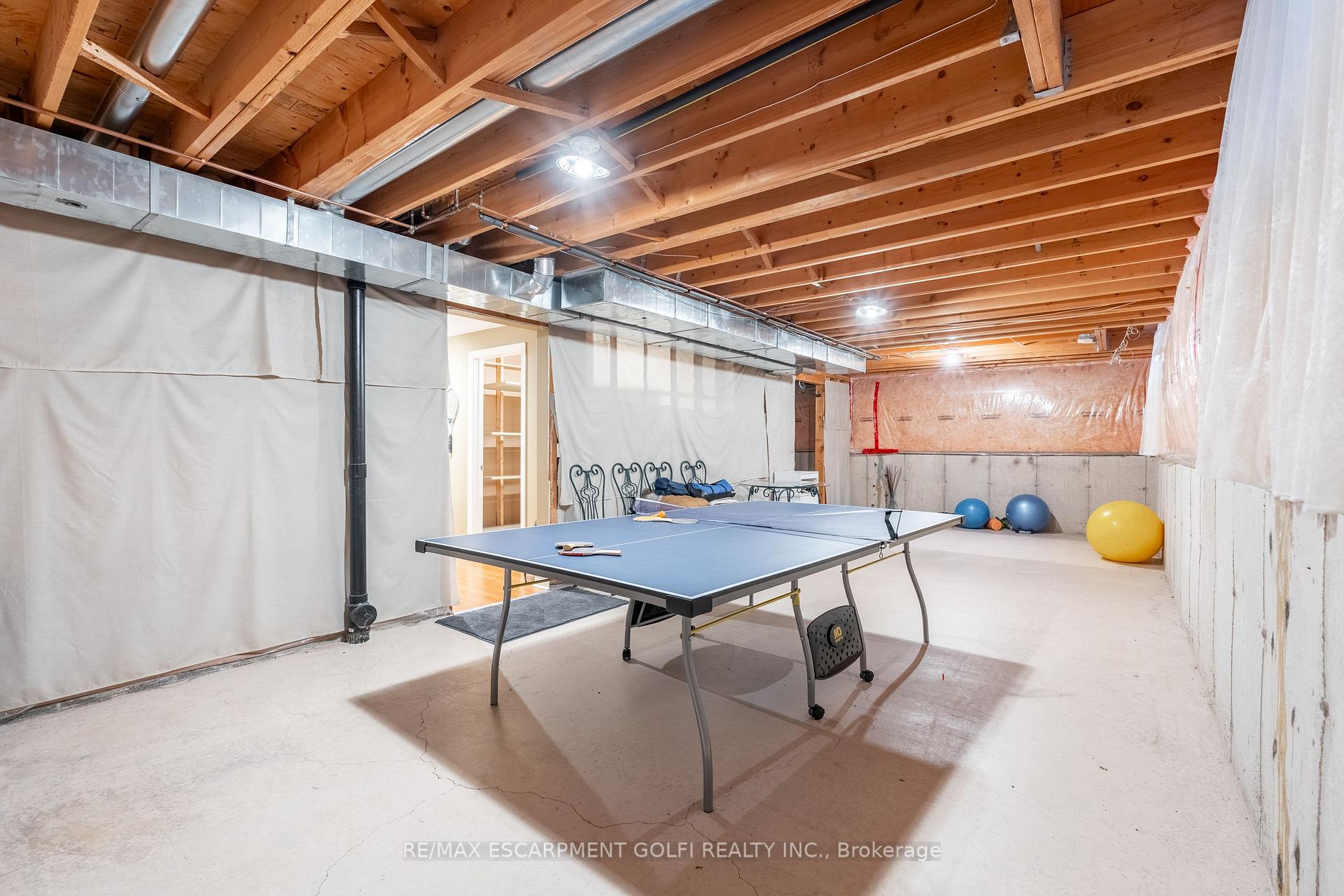 Photo 29 of 41 Oarsman Crescent, St. Catharines, Martindale Pond — HOMEH