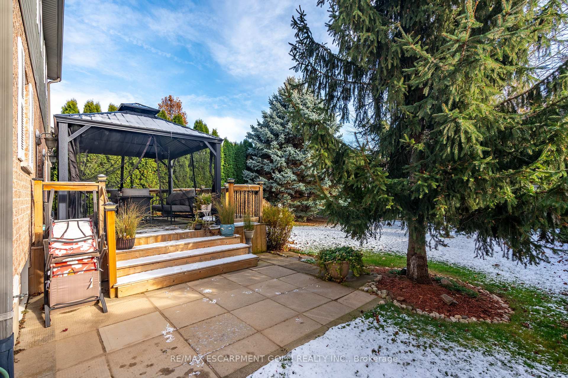 Photo 31 of 41 Oarsman Crescent, St. Catharines, Martindale Pond — HOMEH