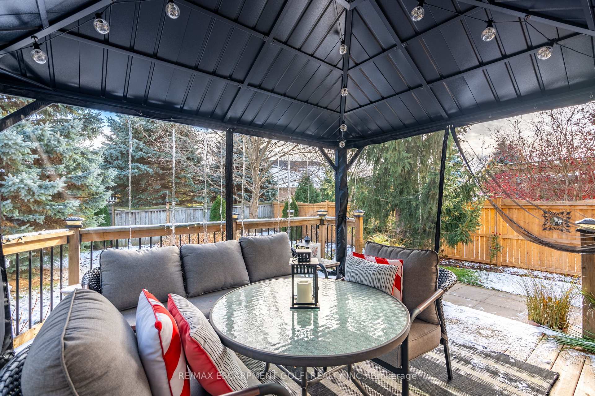 Photo 33 of 41 Oarsman Crescent, St. Catharines, Martindale Pond — HOMEH