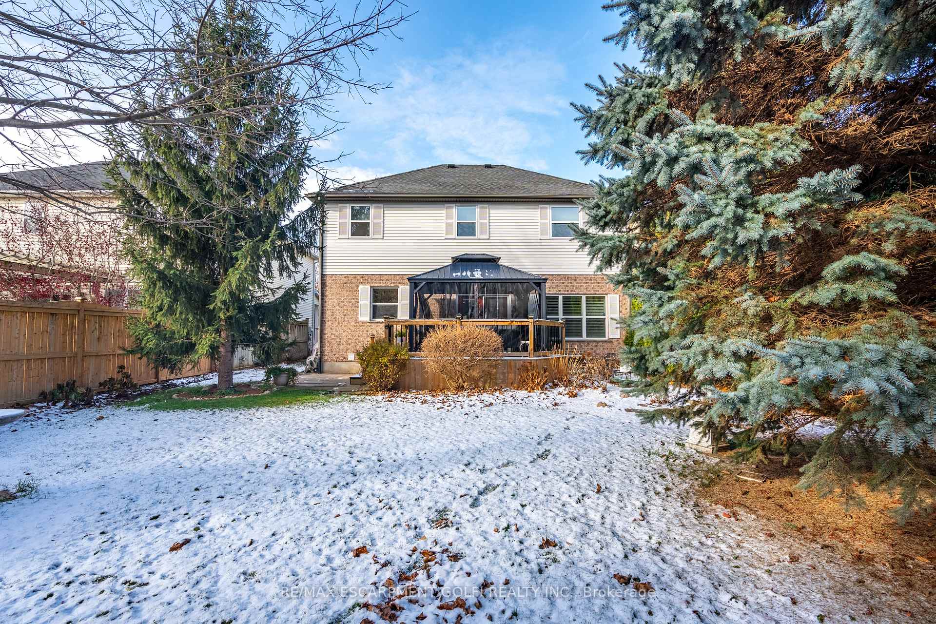 Photo 35 of 41 Oarsman Crescent, St. Catharines, Martindale Pond — HOMEH