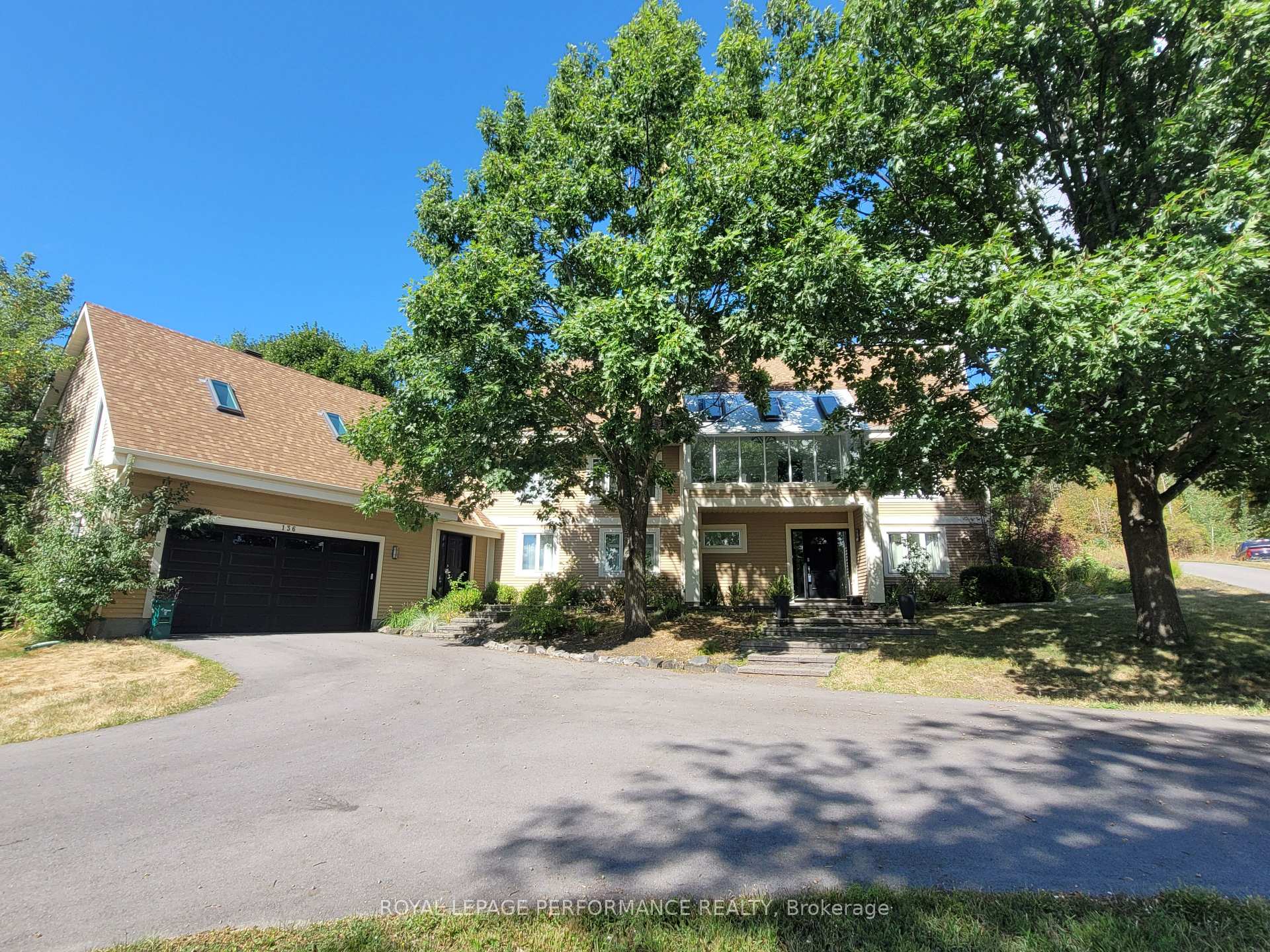 Photo 1 of 136B Glenncastle Drive, Ottawa, Carp — HOMEH