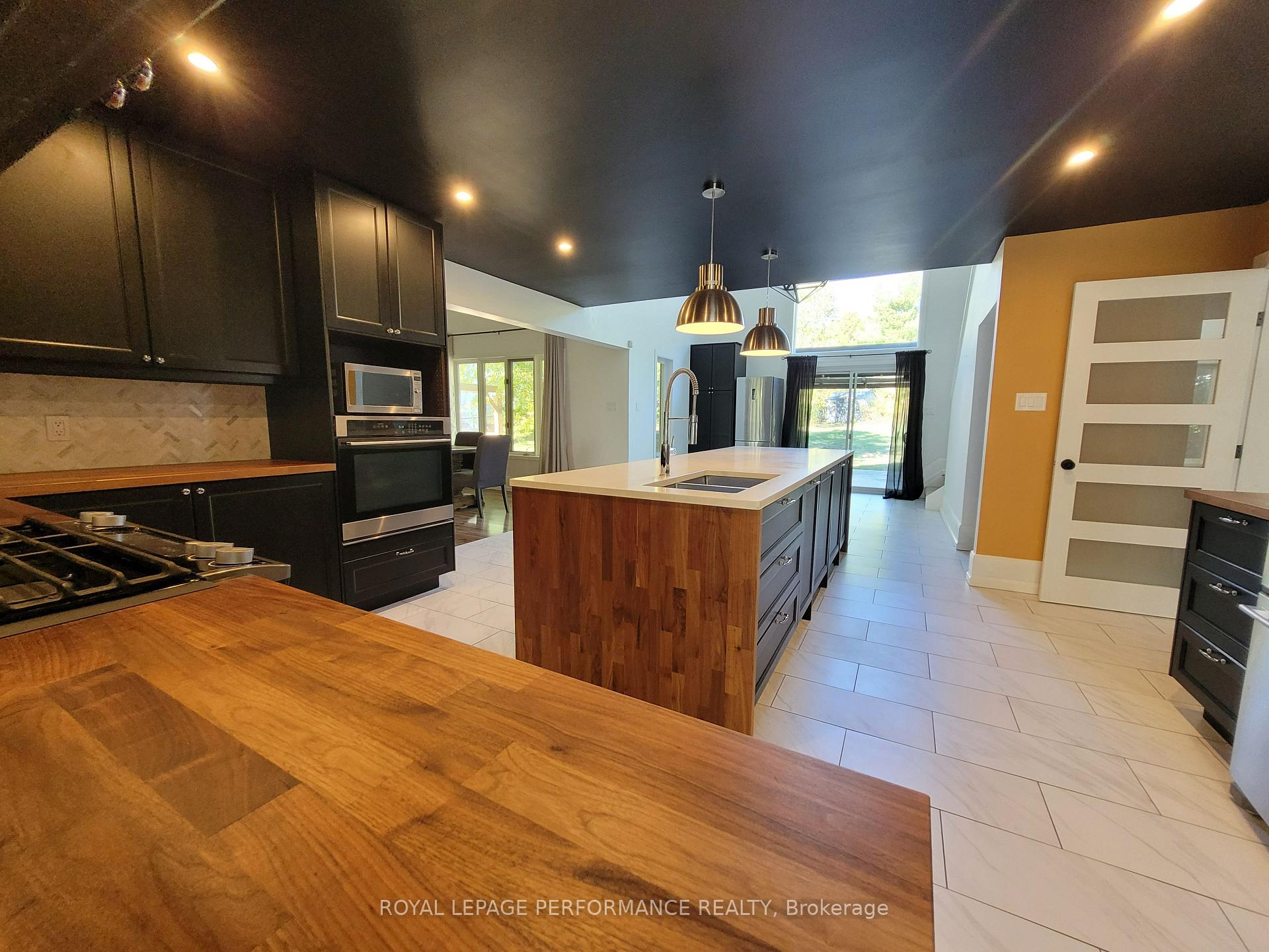 Photo 27 of 136B Glenncastle Drive, Ottawa, Carp — HOMEH