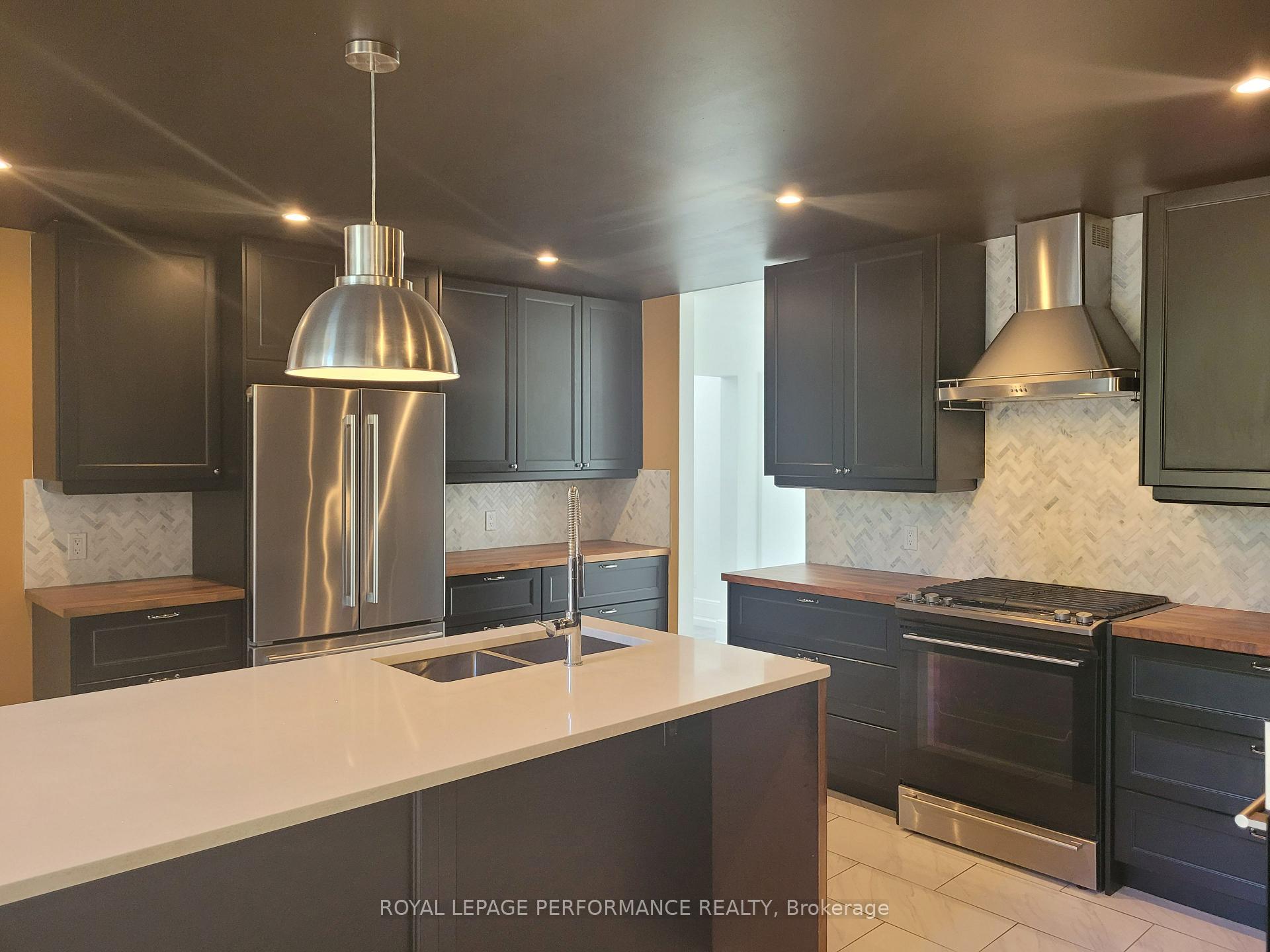 Photo 5 of 136B Glenncastle Drive, Ottawa, Carp — HOMEH