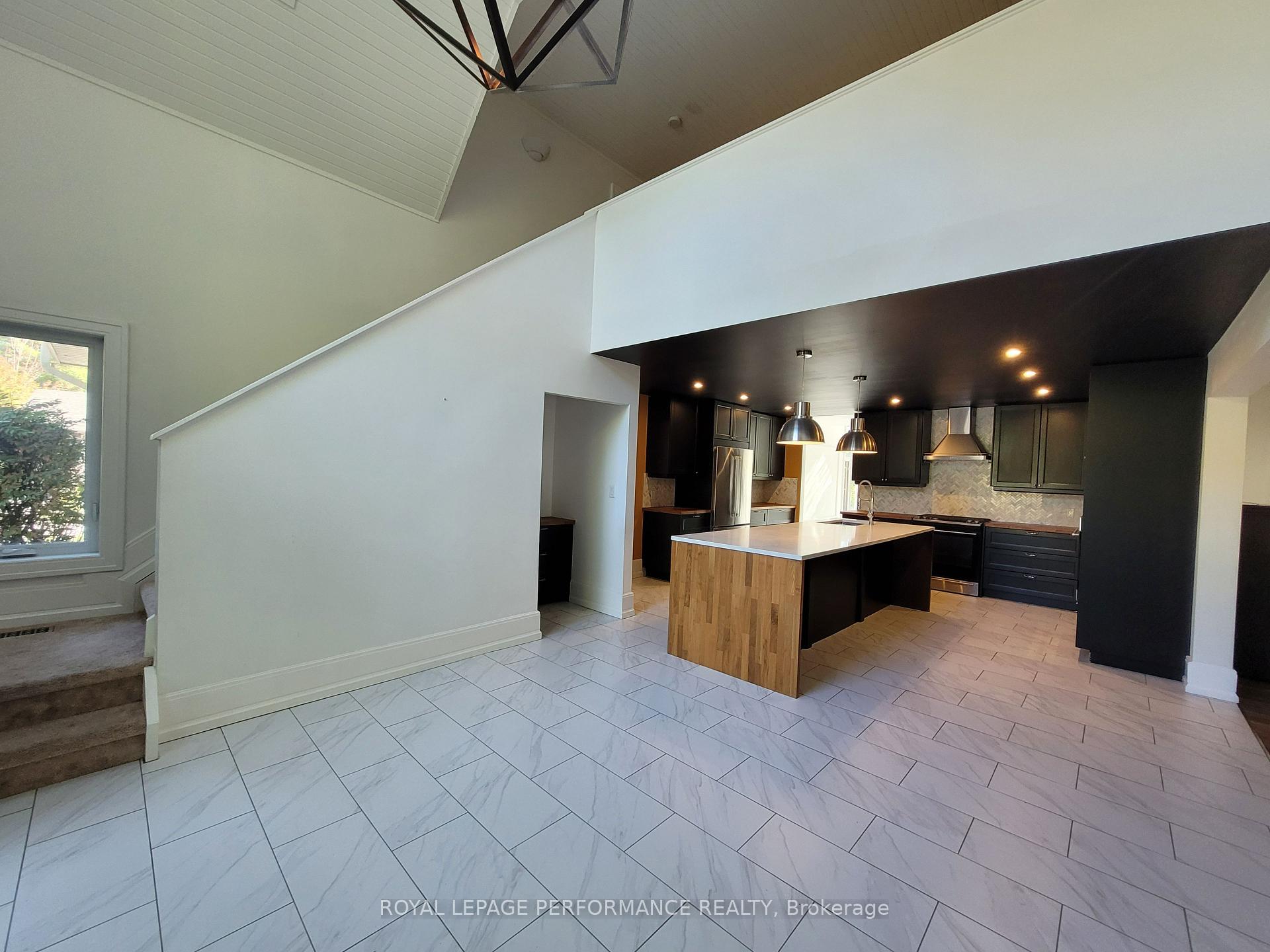 Photo 7 of 136B Glenncastle Drive, Ottawa, Carp — HOMEH