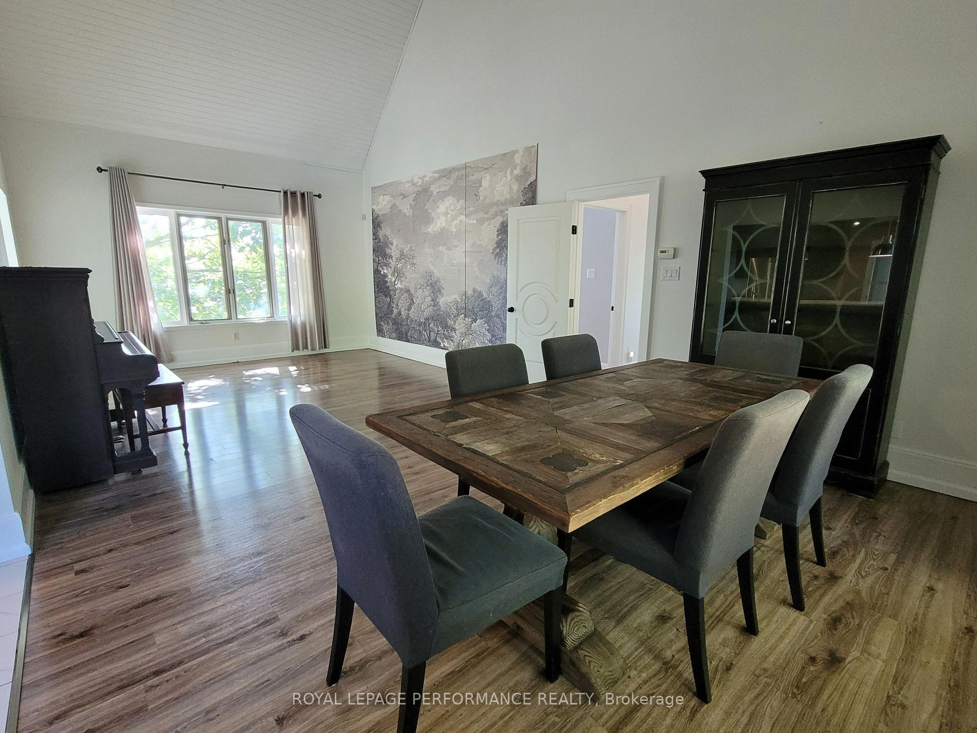Photo 13 of 136B Glenncastle Drive, Ottawa, Carp — HOMEH
