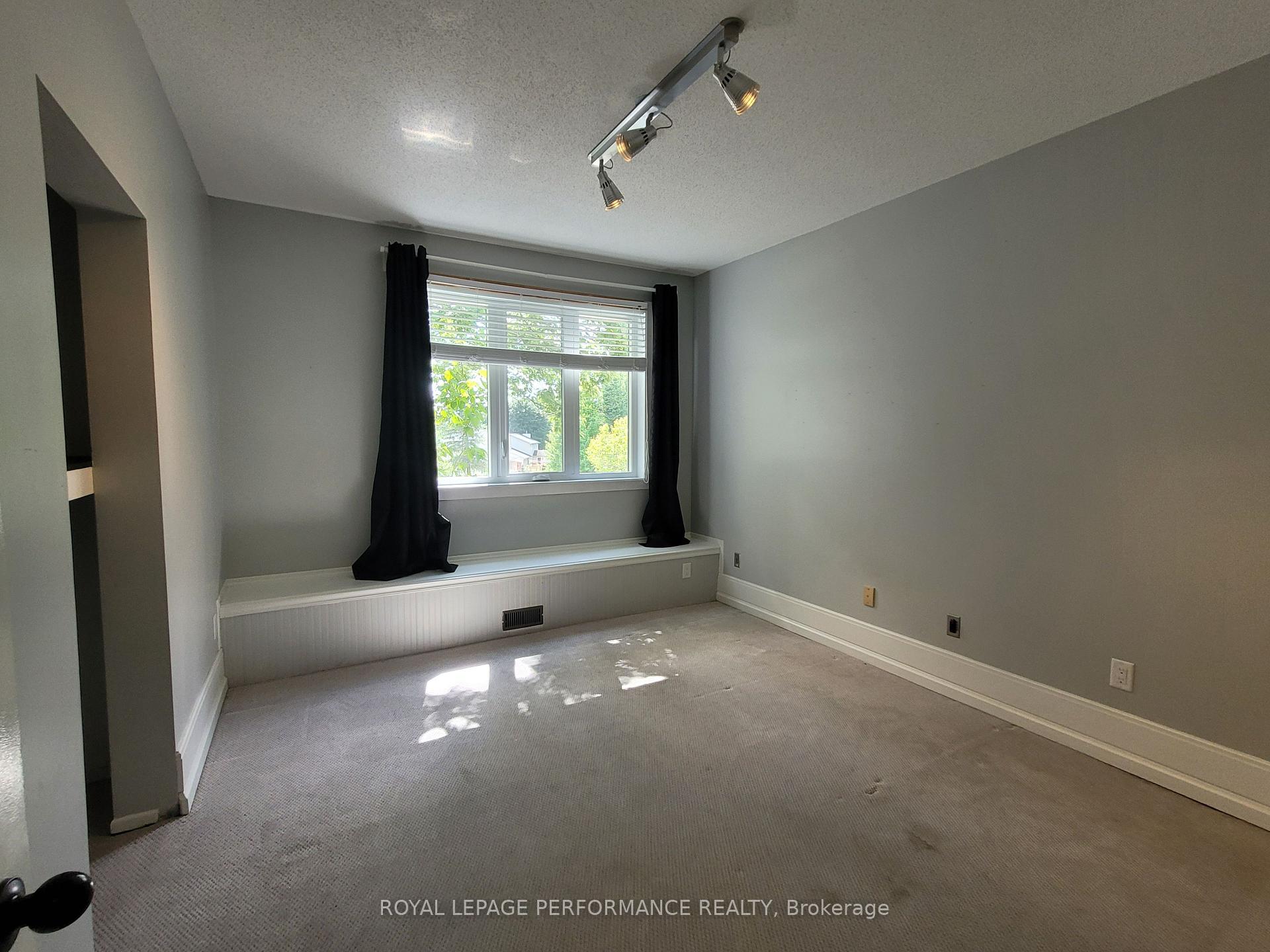 Photo 29 of 136B Glenncastle Drive, Ottawa, Carp — HOMEH