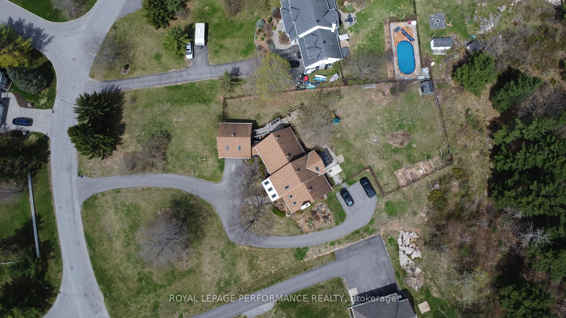 Photo 33 of 136B Glenncastle Drive, Ottawa, Carp — HOMEH