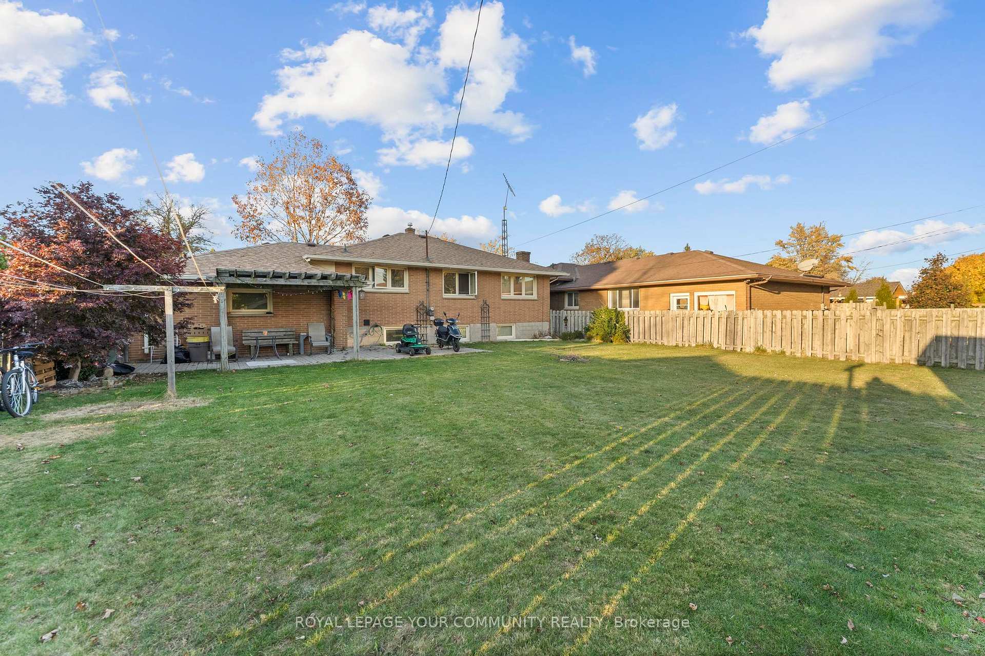 Photo 5 of 36 Pearl Avenue, Leamington — HOMEH