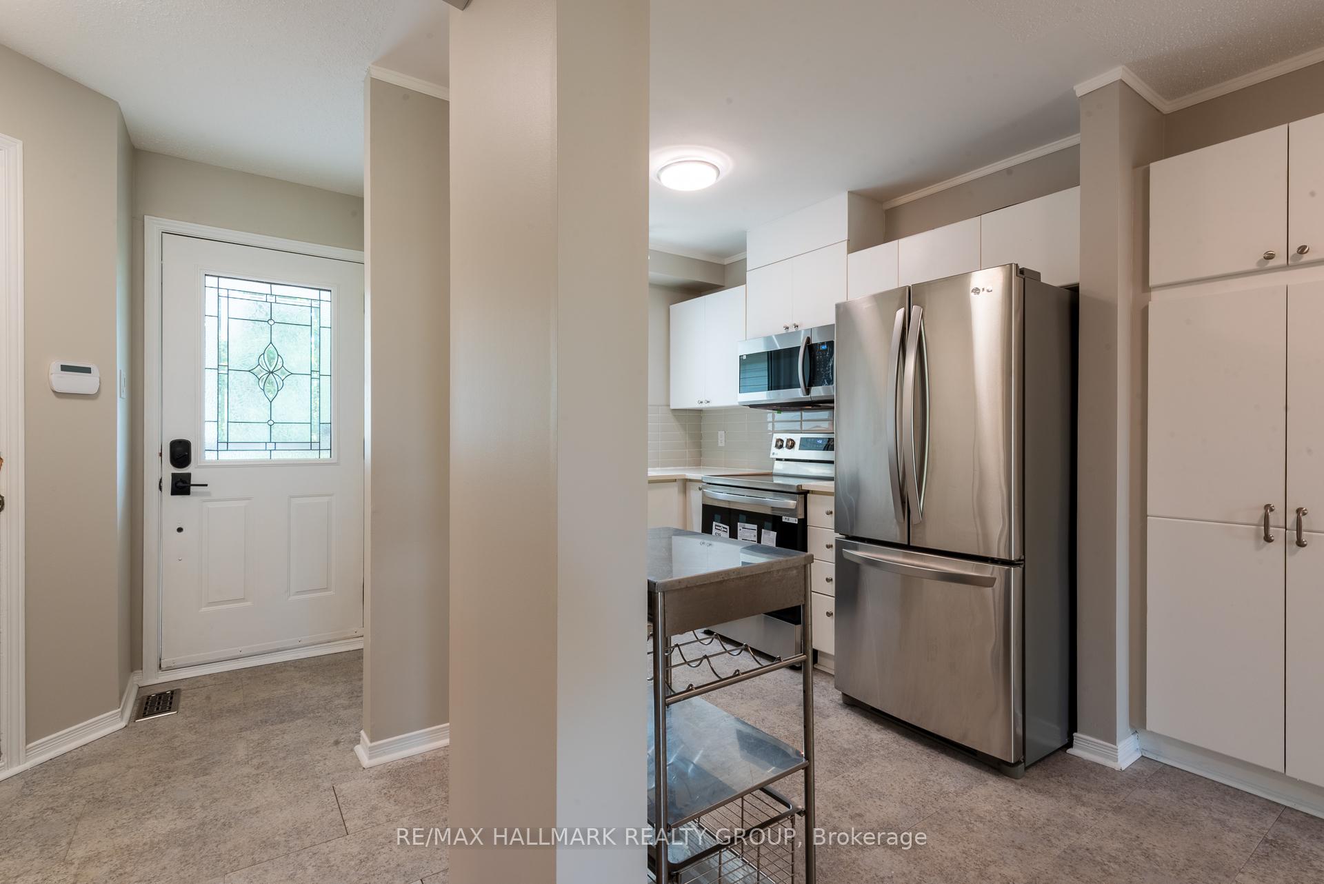 Photo 3 of 1199 Whiterock Street, Ottawa, Carson Grove — HOMEH