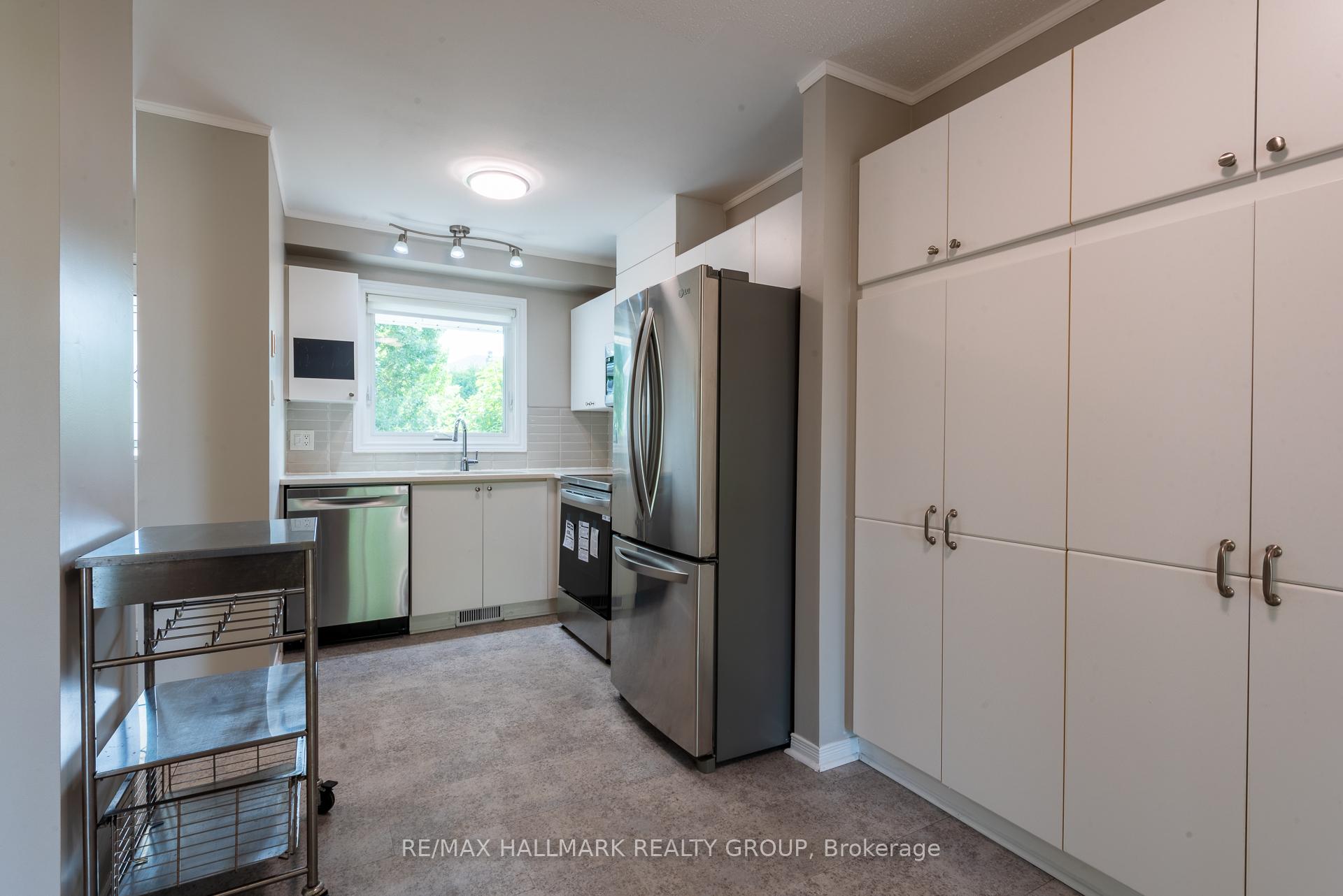 Photo 8 of 1199 Whiterock Street, Ottawa, Carson Grove — HOMEH