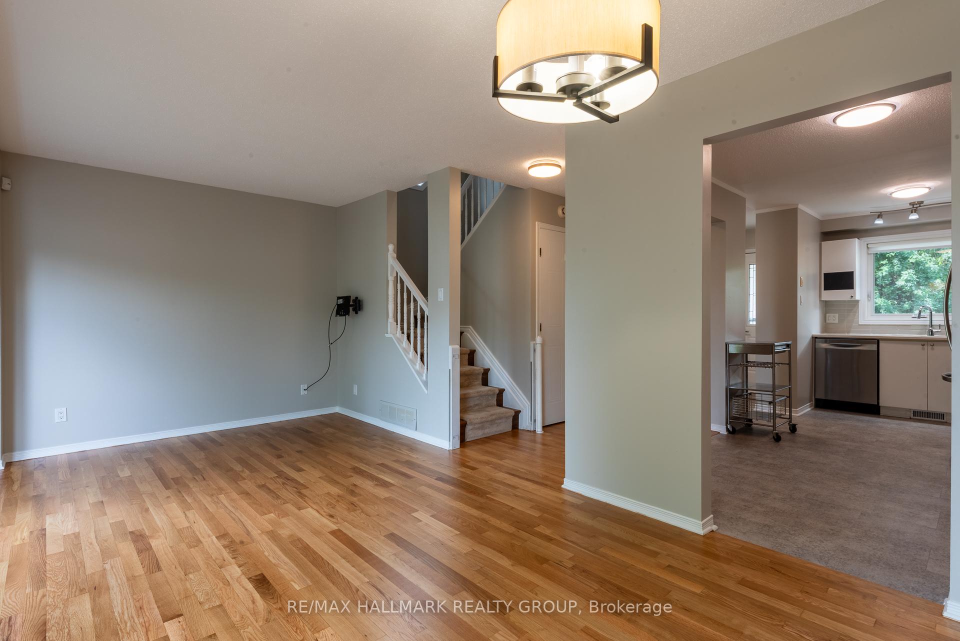 Photo 11 of 1199 Whiterock Street, Ottawa, Carson Grove — HOMEH