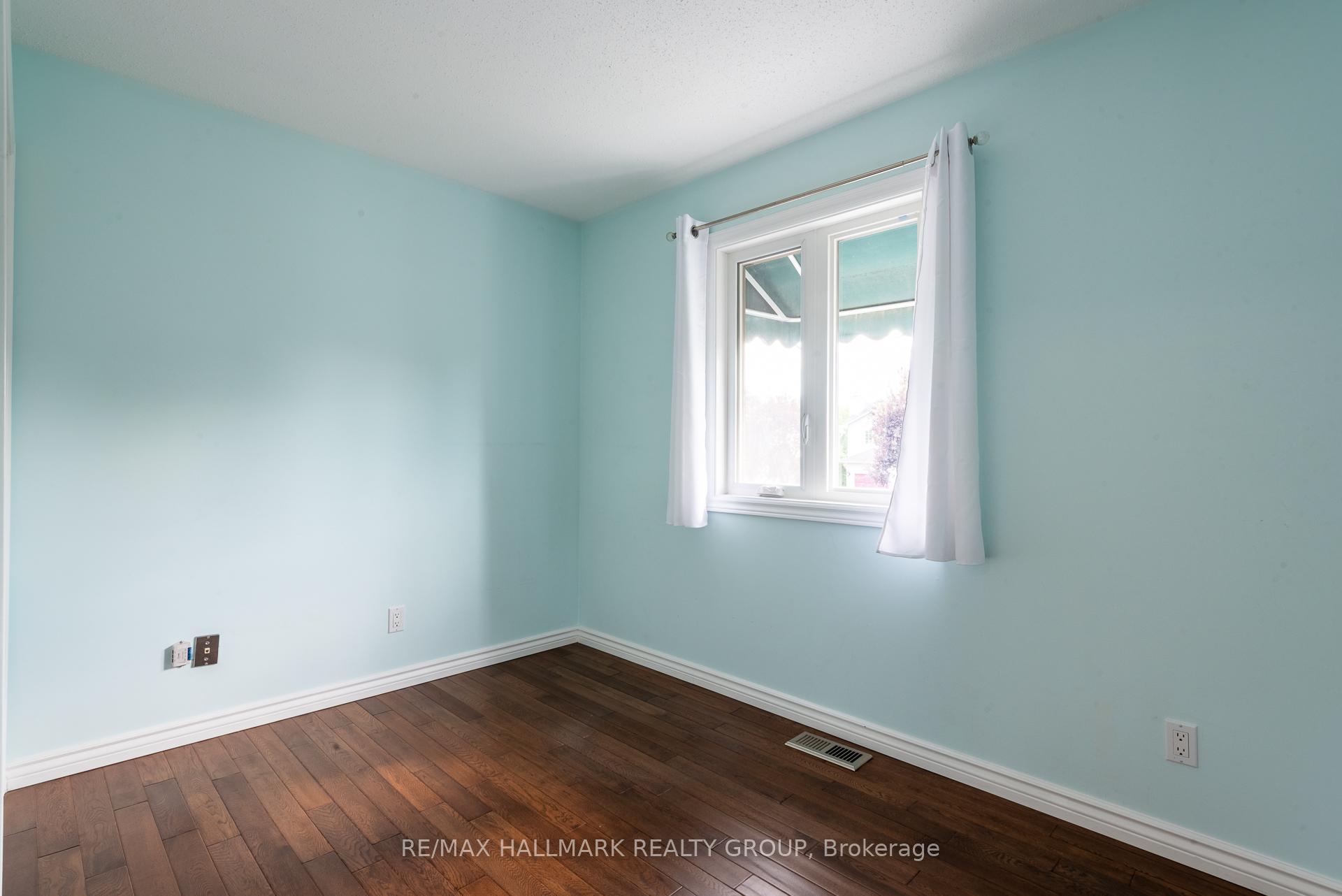 Photo 18 of 1199 Whiterock Street, Ottawa, Carson Grove — HOMEH