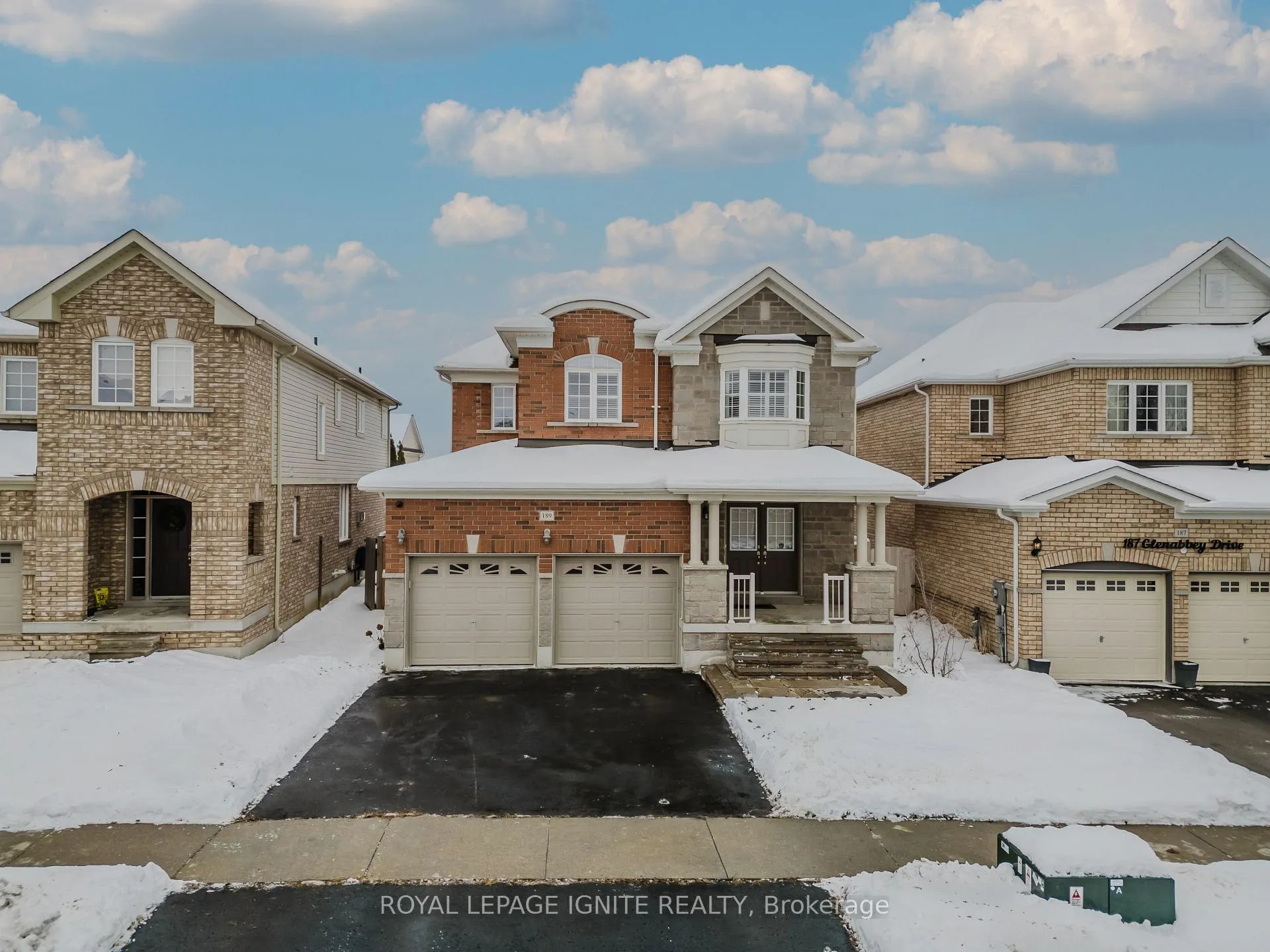 Photo 2 of 189 Glenabbey Drive, Clarington, Courtice — HOMEH