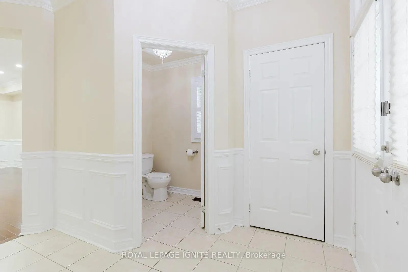 Photo 5 of 189 Glenabbey Drive, Clarington, Courtice — HOMEH