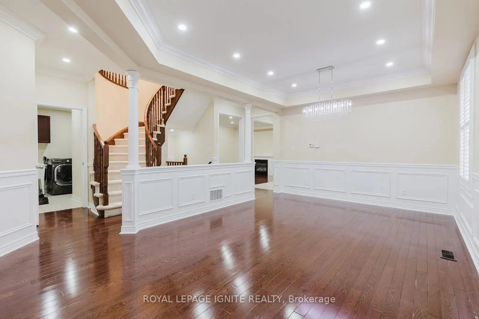 Photo 9 of 189 Glenabbey Drive, Clarington, Courtice — HOMEH