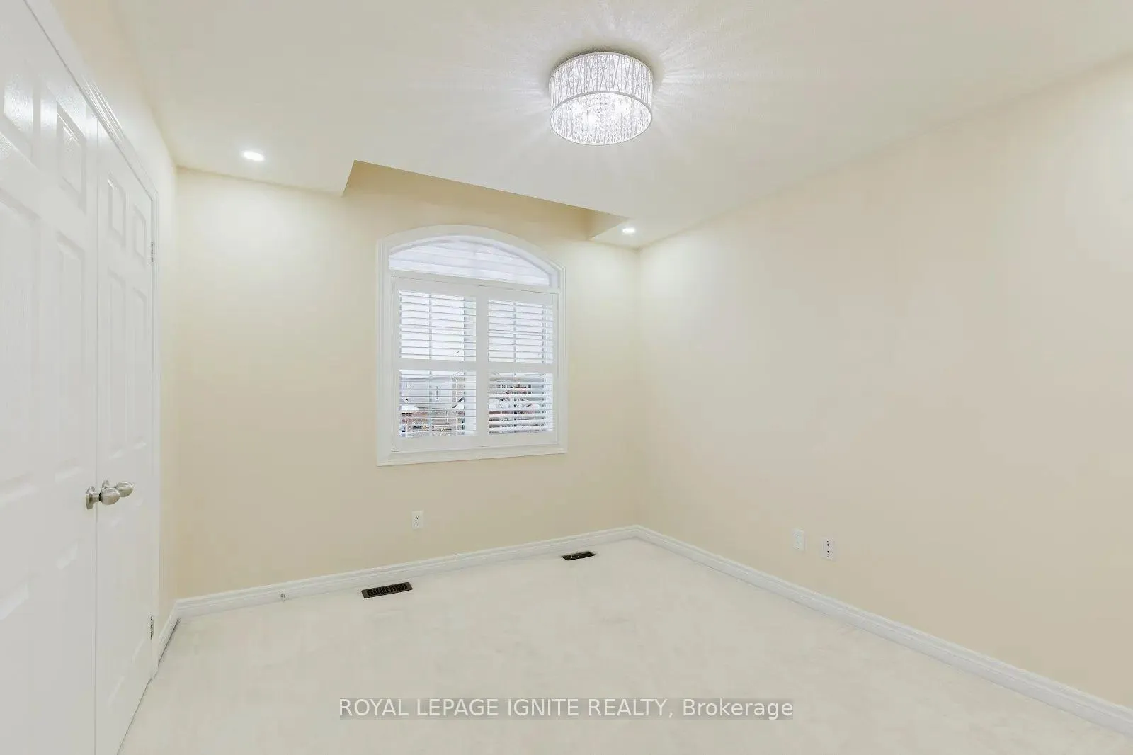 Photo 15 of 189 Glenabbey Drive, Clarington, Courtice — HOMEH