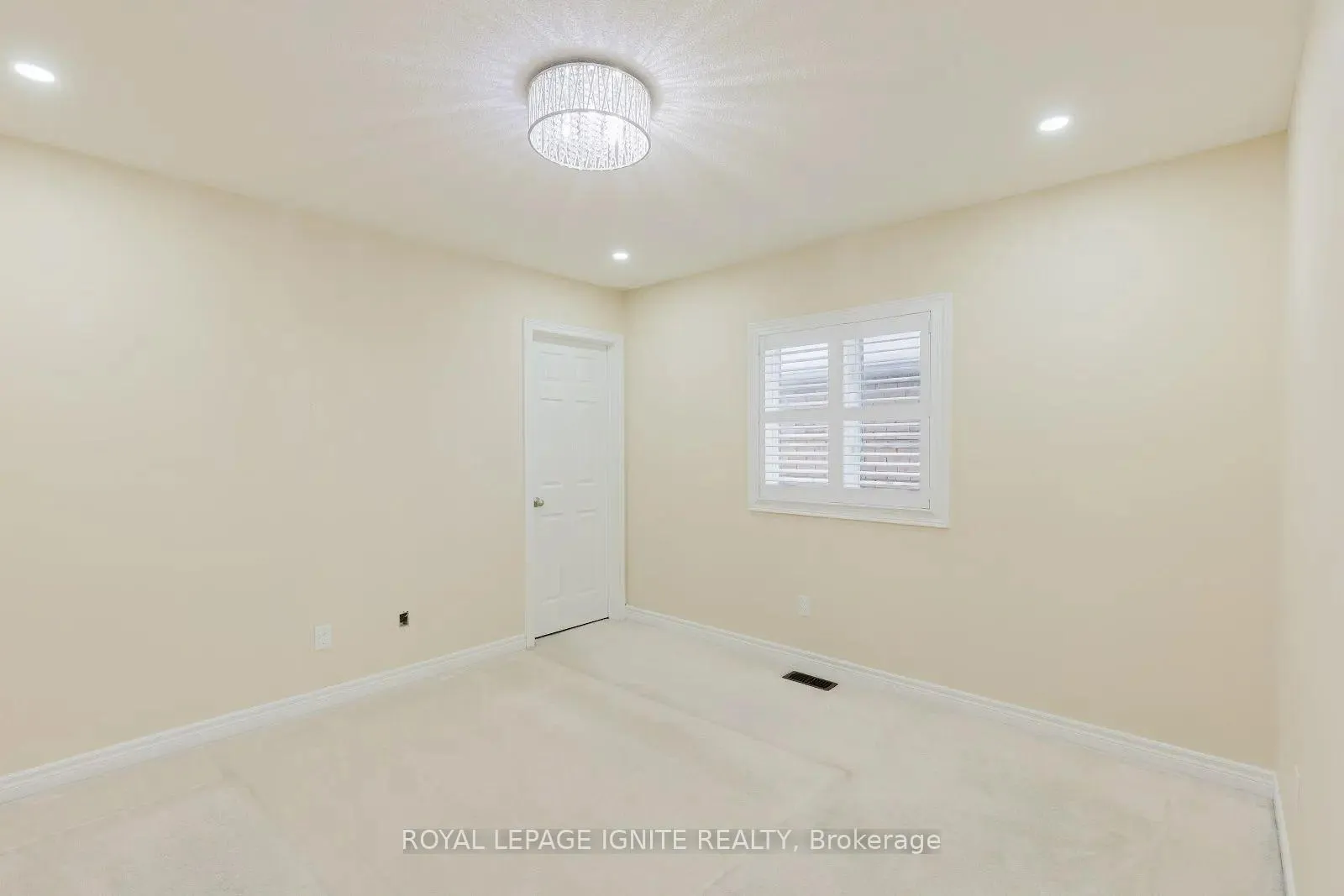 Photo 17 of 189 Glenabbey Drive, Clarington, Courtice — HOMEH