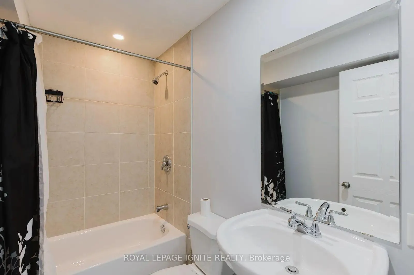 Photo 25 of 189 Glenabbey Drive, Clarington, Courtice — HOMEH