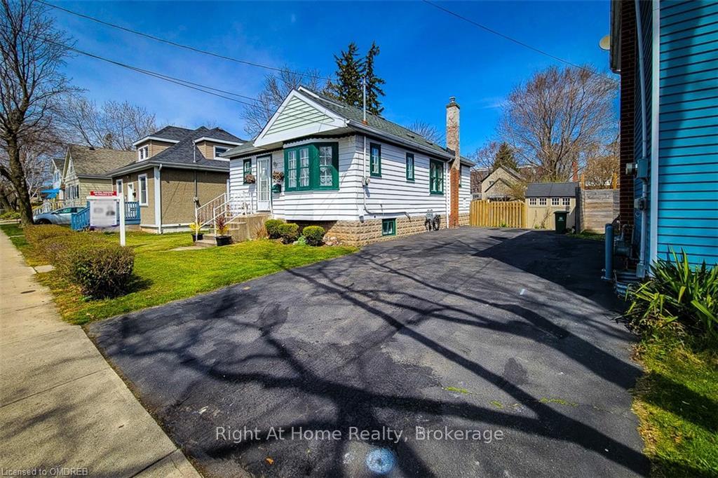 Photo 2 of 98 Royal Avenue, Hamilton, Ainslie Wood — HOMEH
