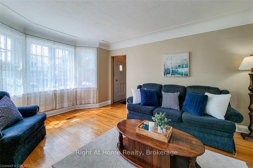 Photo 11 of 98 Royal Avenue, Hamilton, Ainslie Wood — HOMEH