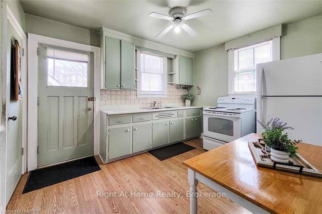 Photo 16 of 98 Royal Avenue, Hamilton, Ainslie Wood — HOMEH