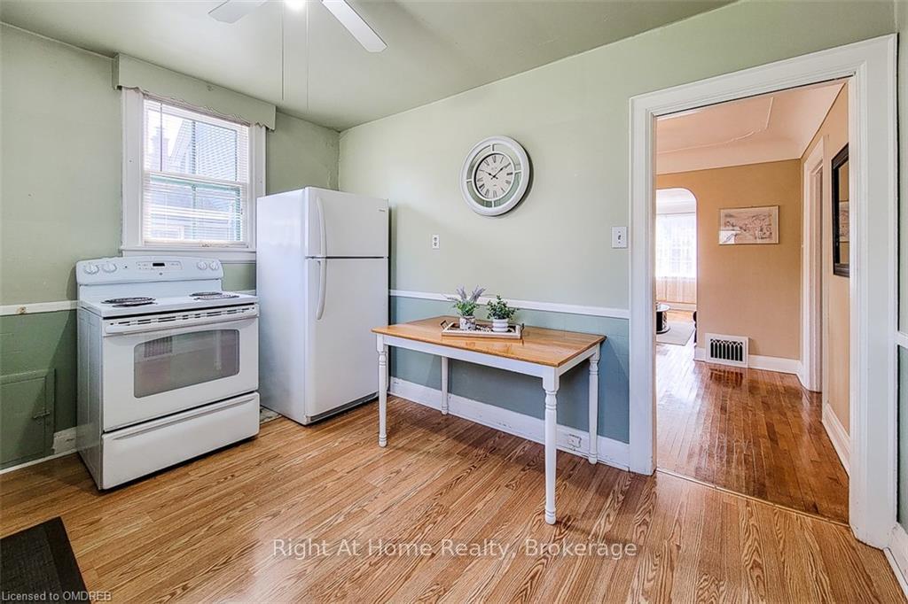 Photo 18 of 98 Royal Avenue, Hamilton, Ainslie Wood — HOMEH
