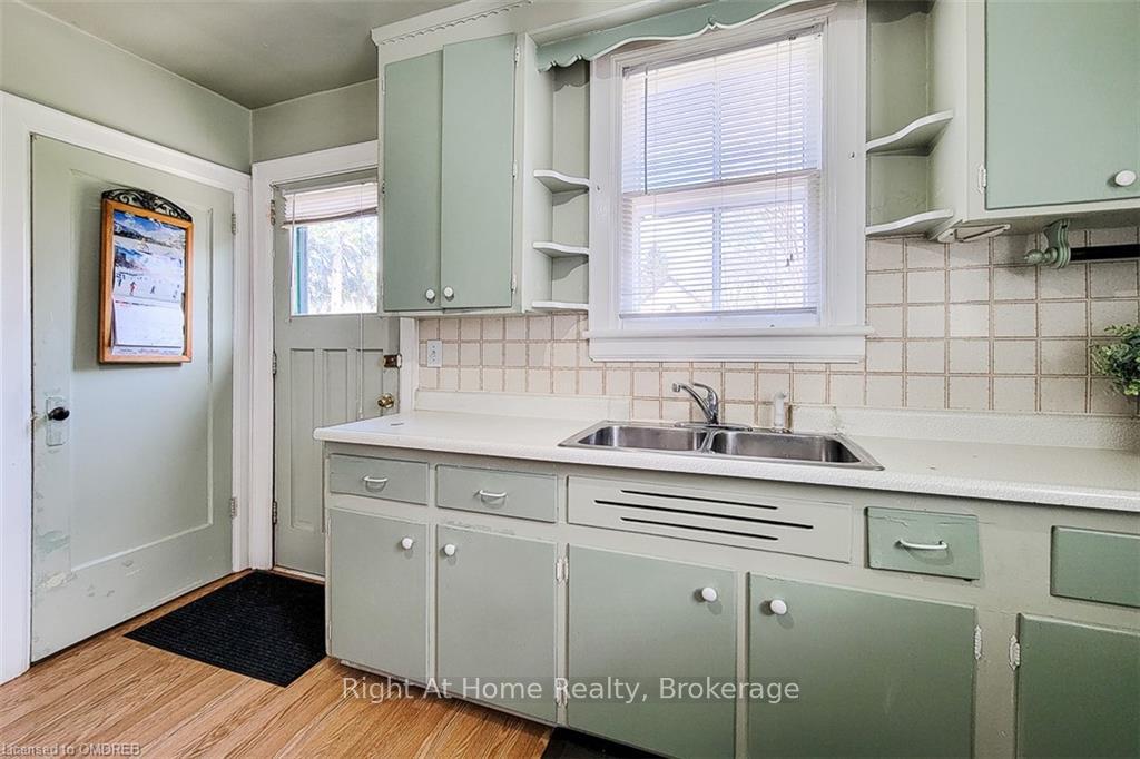 Photo 19 of 98 Royal Avenue, Hamilton, Ainslie Wood — HOMEH