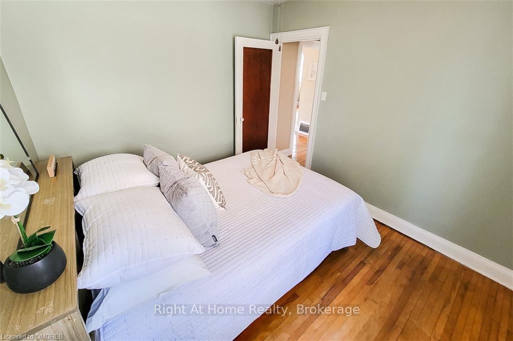 Photo 23 of 98 Royal Avenue, Hamilton, Ainslie Wood — HOMEH