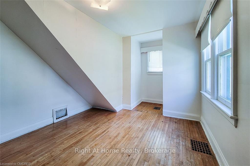 Photo 25 of 98 Royal Avenue, Hamilton, Ainslie Wood — HOMEH