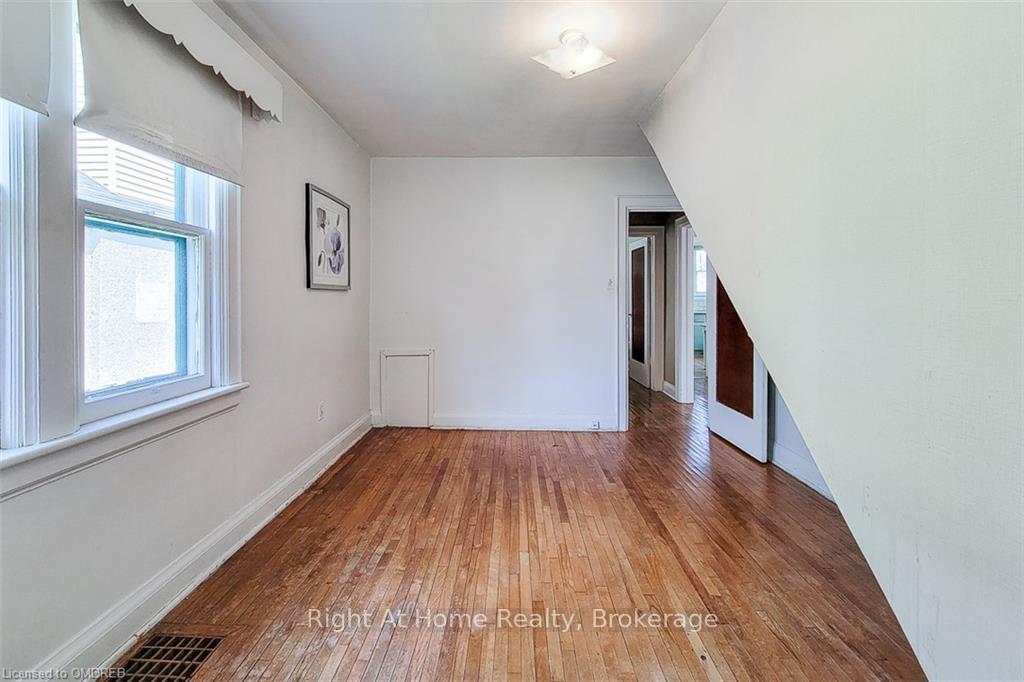 Photo 26 of 98 Royal Avenue, Hamilton, Ainslie Wood — HOMEH