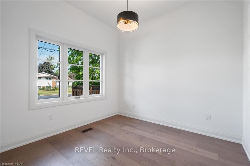 Photo 6 of 494 Vine Street, St. Catharines, Vine/Linwell — HOMEH
