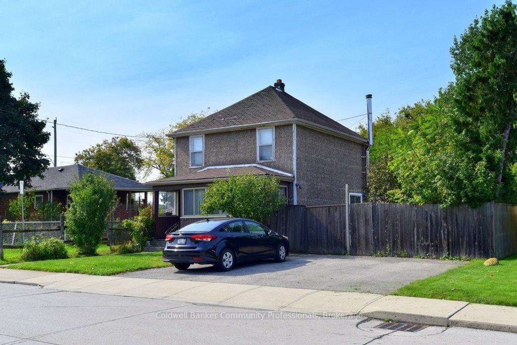 Photo 11 of 413 Brunswick Street, Hamilton, McQuesten — HOMEH