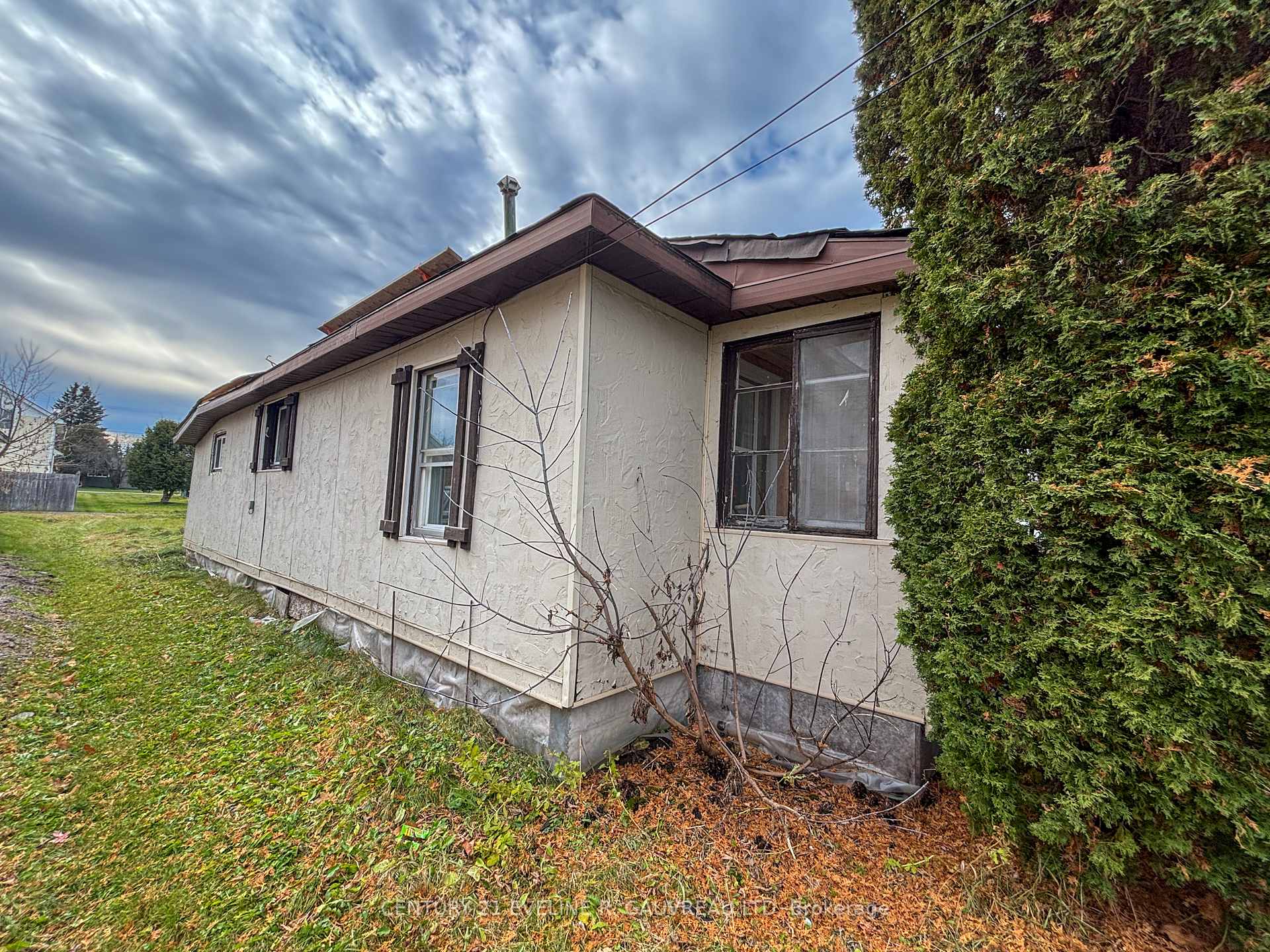 Photo 2 of 52A Seventh Avenue, Englehart — HOMEH
