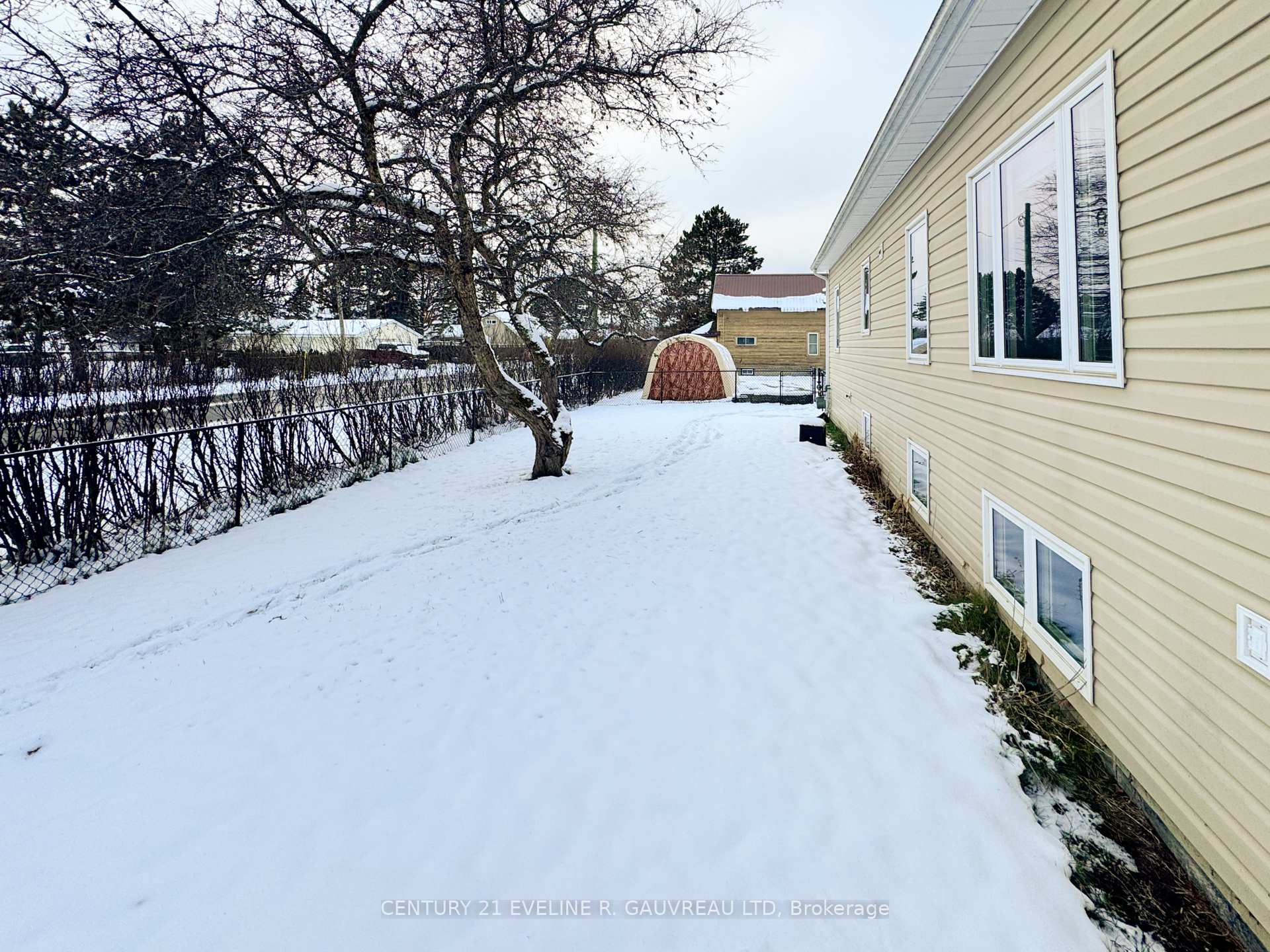 Photo 43 of 39 Sixth Avenue, Englehart — HOMEH