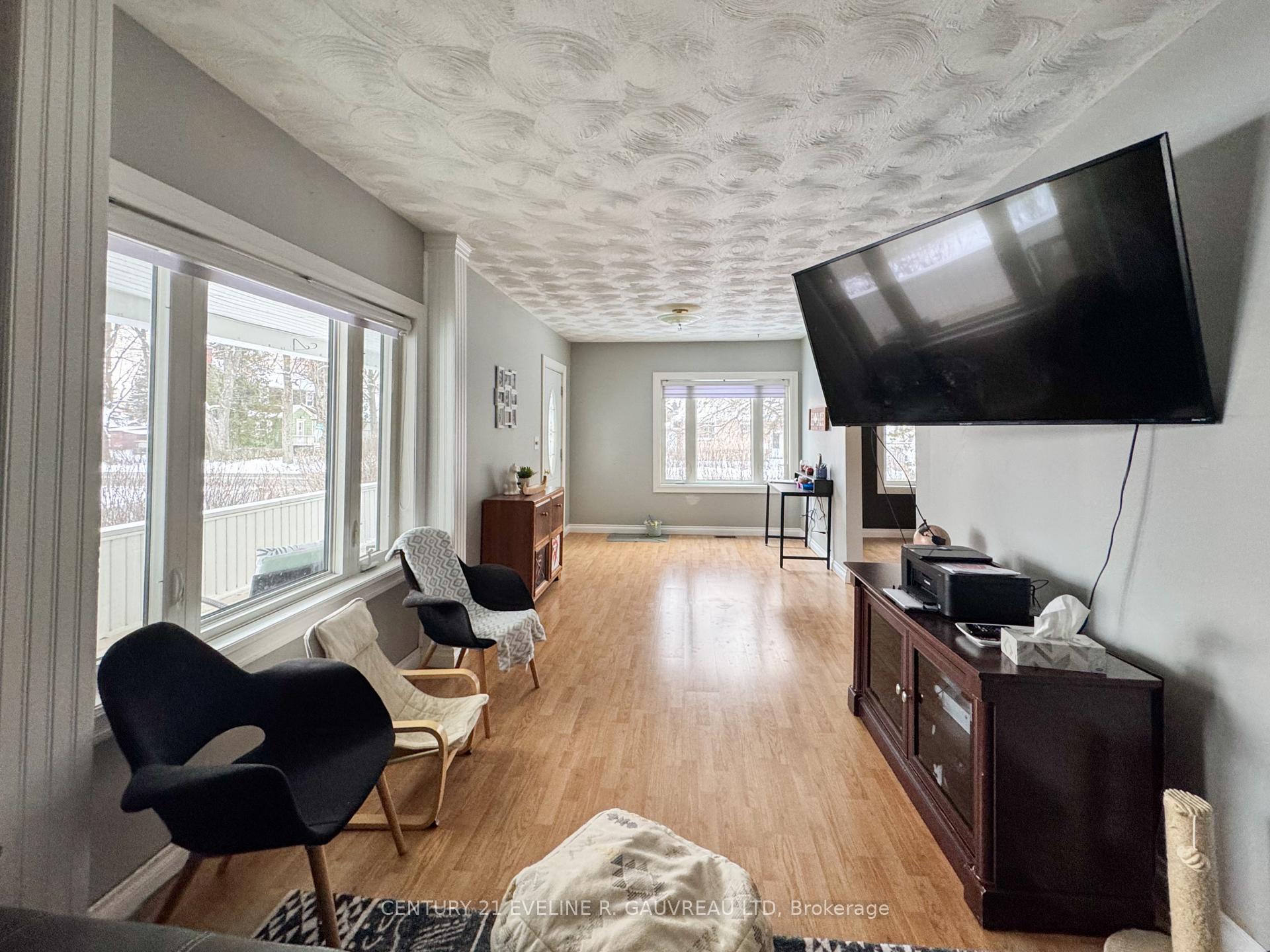 Photo 5 of 39 Sixth Avenue, Englehart — HOMEH