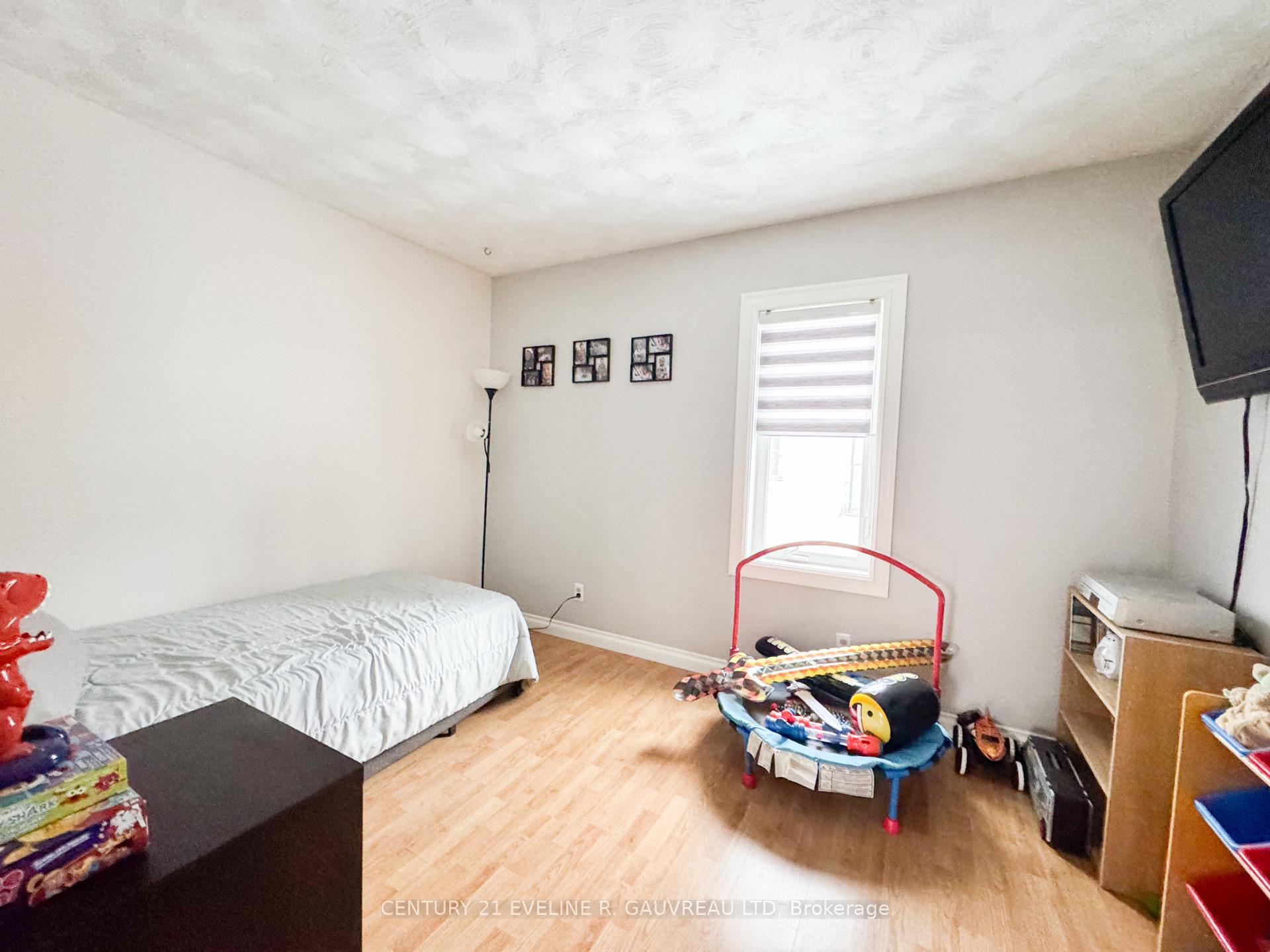 Photo 15 of 39 Sixth Avenue, Englehart — HOMEH