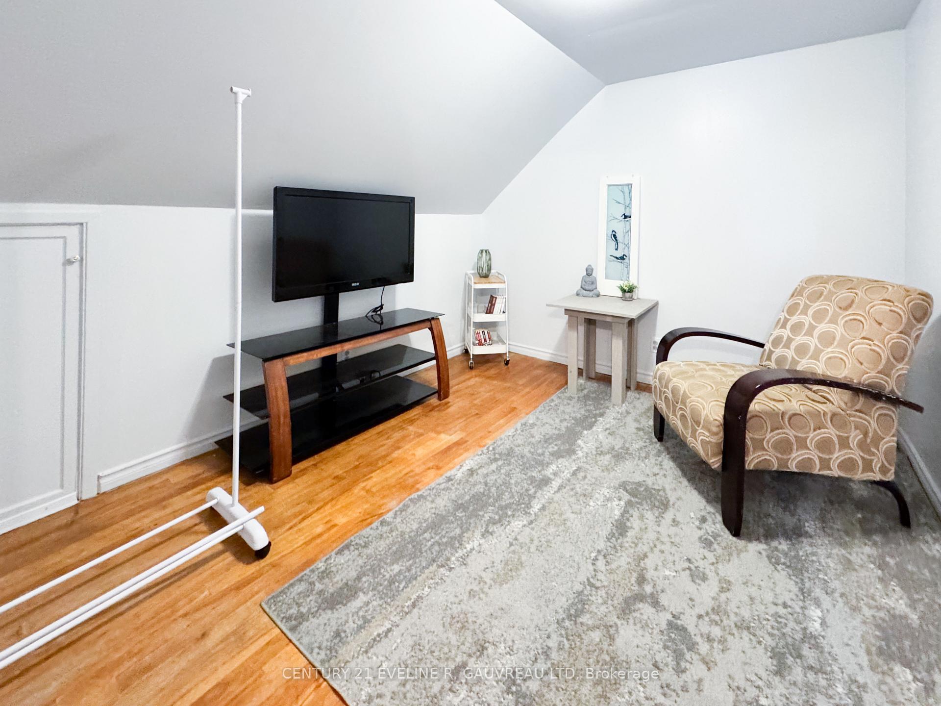 Photo 18 of 39 Sixth Avenue, Englehart — HOMEH