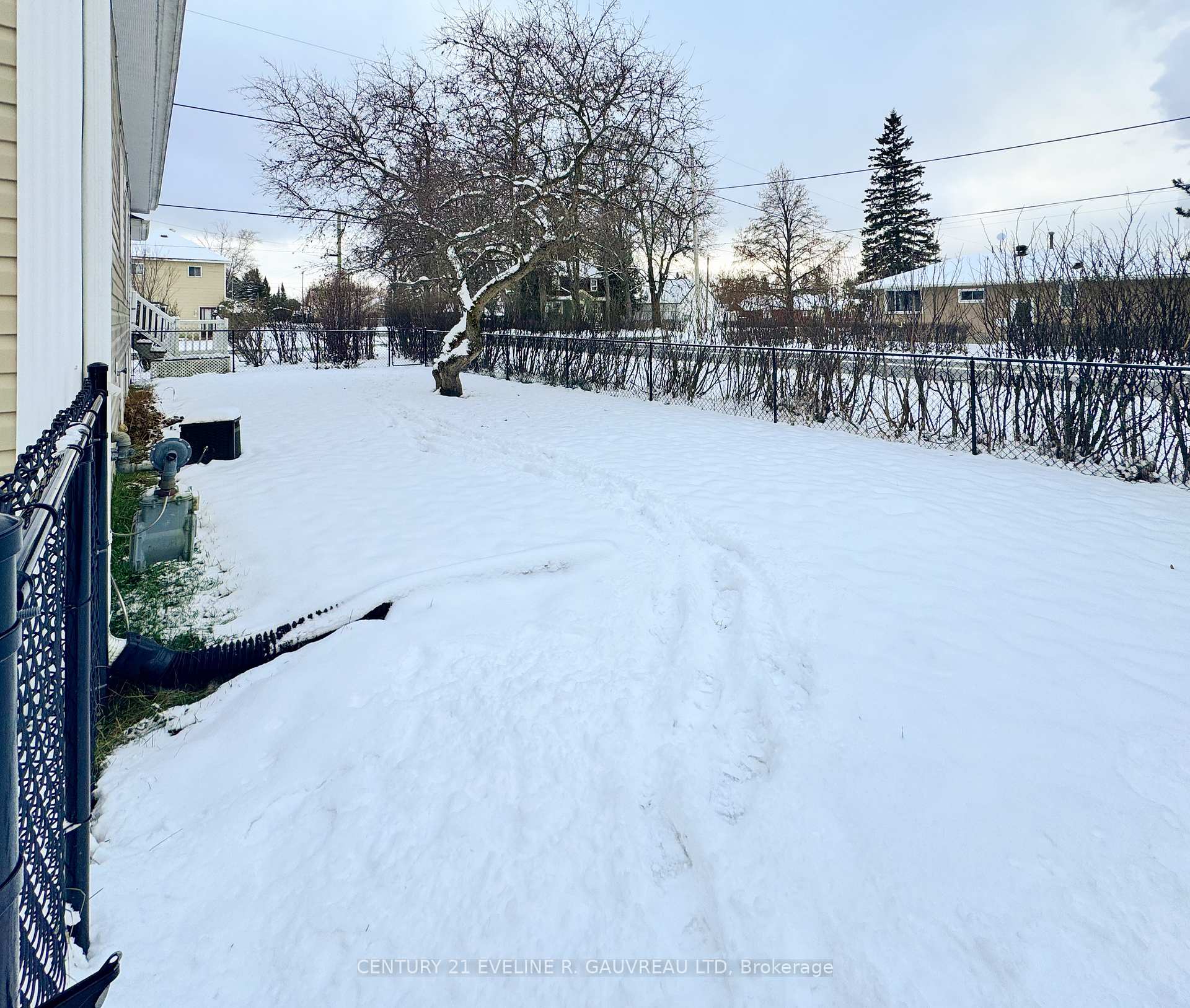 Photo 21 of 39 Sixth Avenue, Englehart — HOMEH