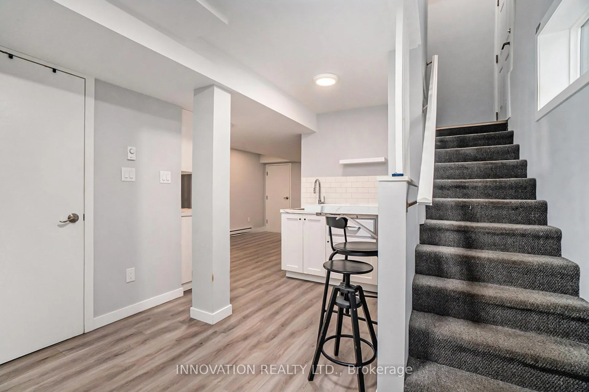 Photo 2 of Unit B, 1675 Baseline Road, Ottawa, Bel Air Heights — HOMEH