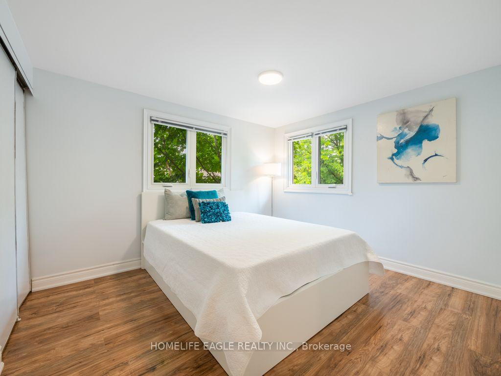 Photo 15 of 7 Moffat Crescent, Aurora, Aurora Heights — HOMEH
