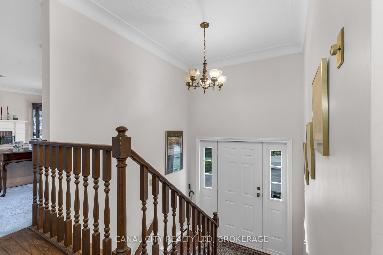 Photo 2 of 63 Mountain Street, St. Catharines, Burleigh Hill — HOMEH