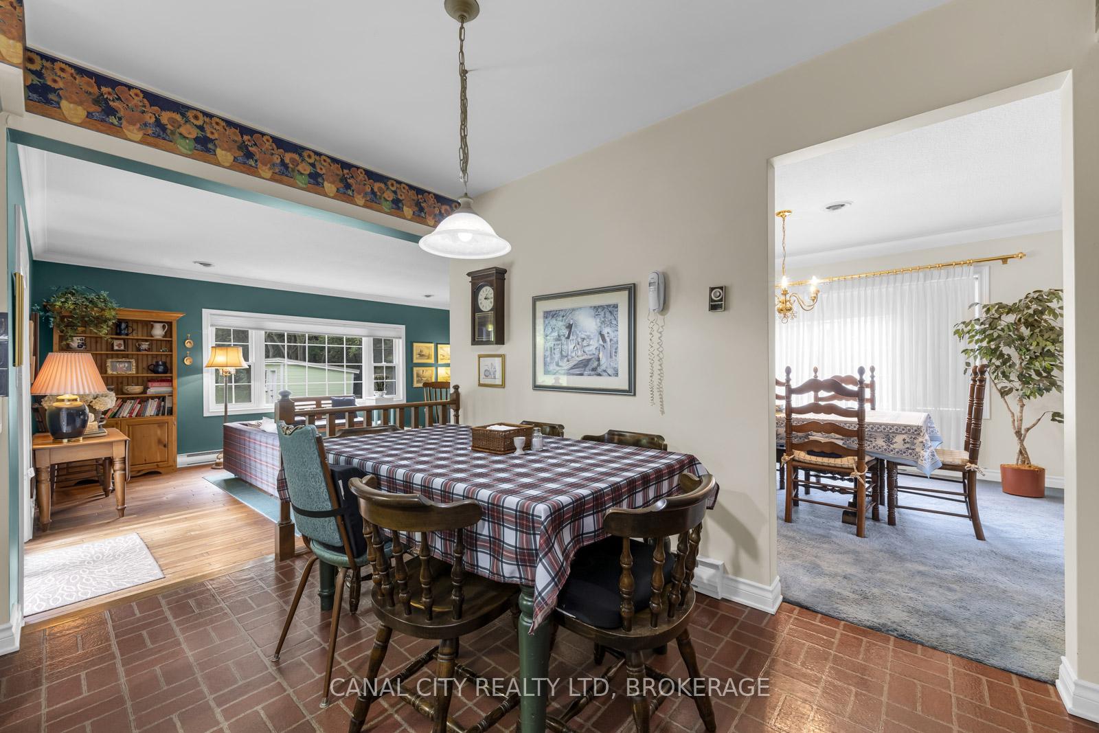 Photo 5 of 63 Mountain Street, St. Catharines, Burleigh Hill — HOMEH