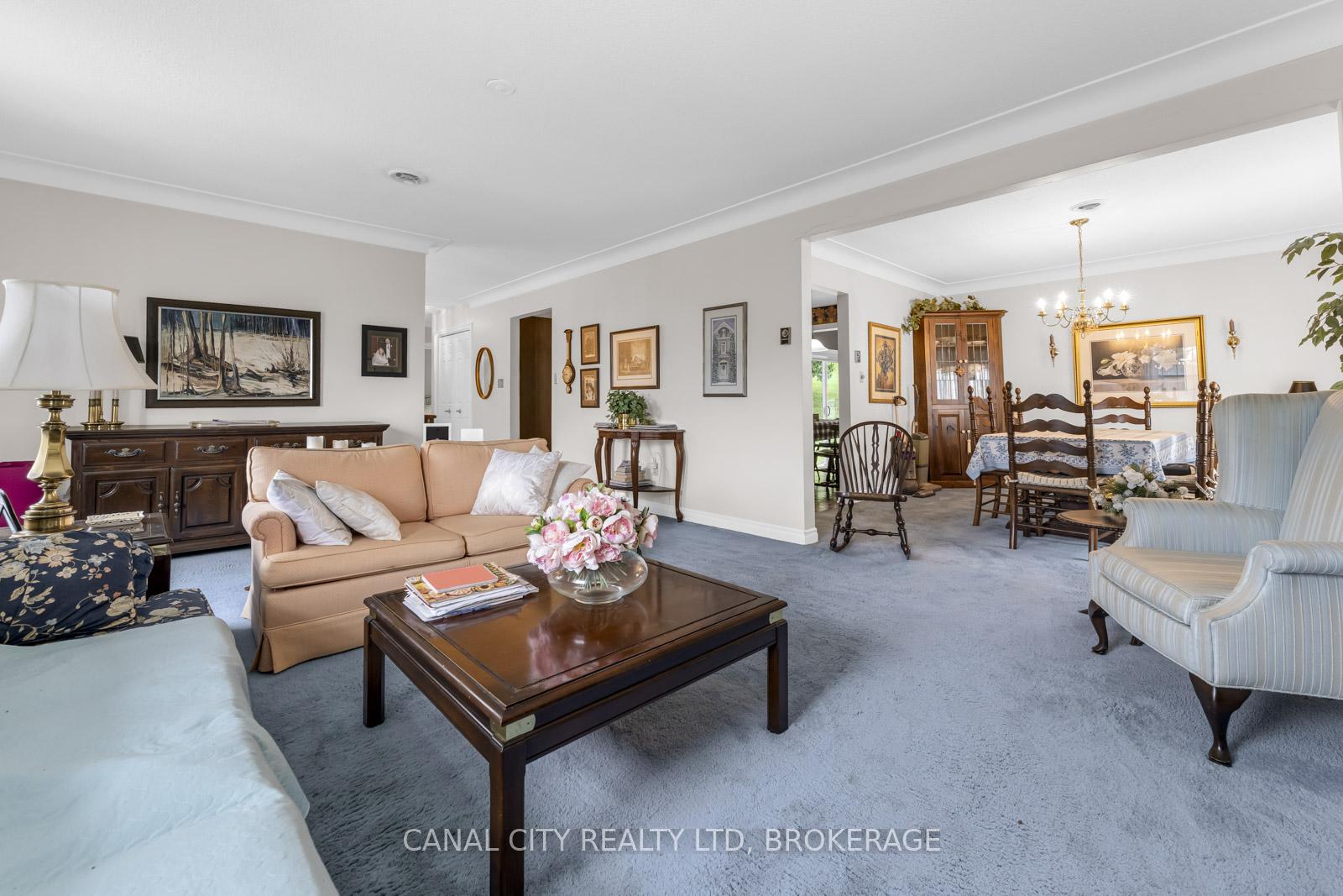 Photo 7 of 63 Mountain Street, St. Catharines, Burleigh Hill — HOMEH