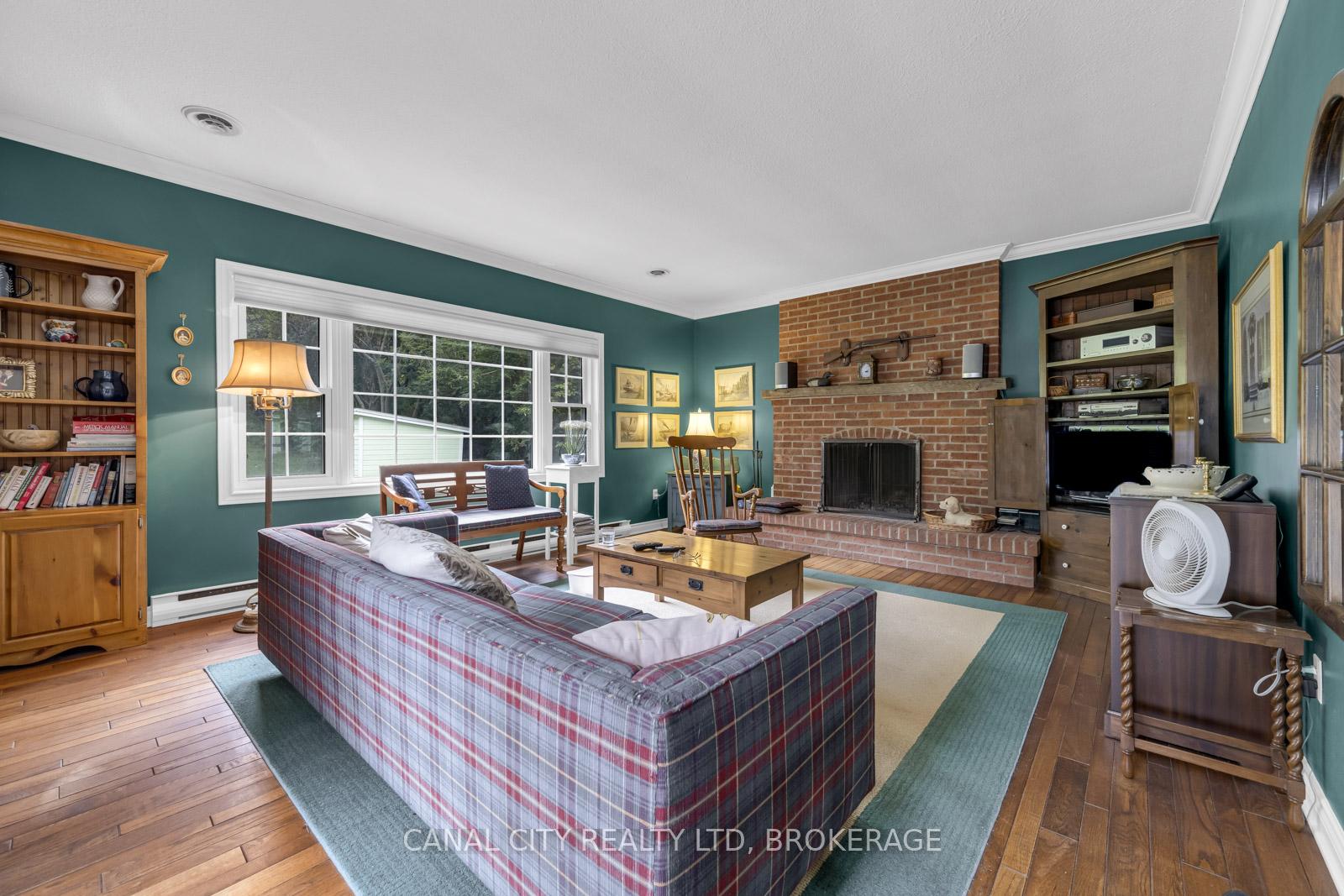 Photo 10 of 63 Mountain Street, St. Catharines, Burleigh Hill — HOMEH
